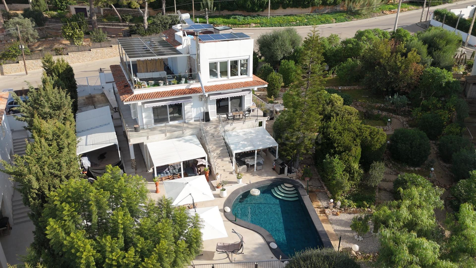 Hermoso chalet unifamiliar con vistas a la Bahía de Palma y  - foto 2