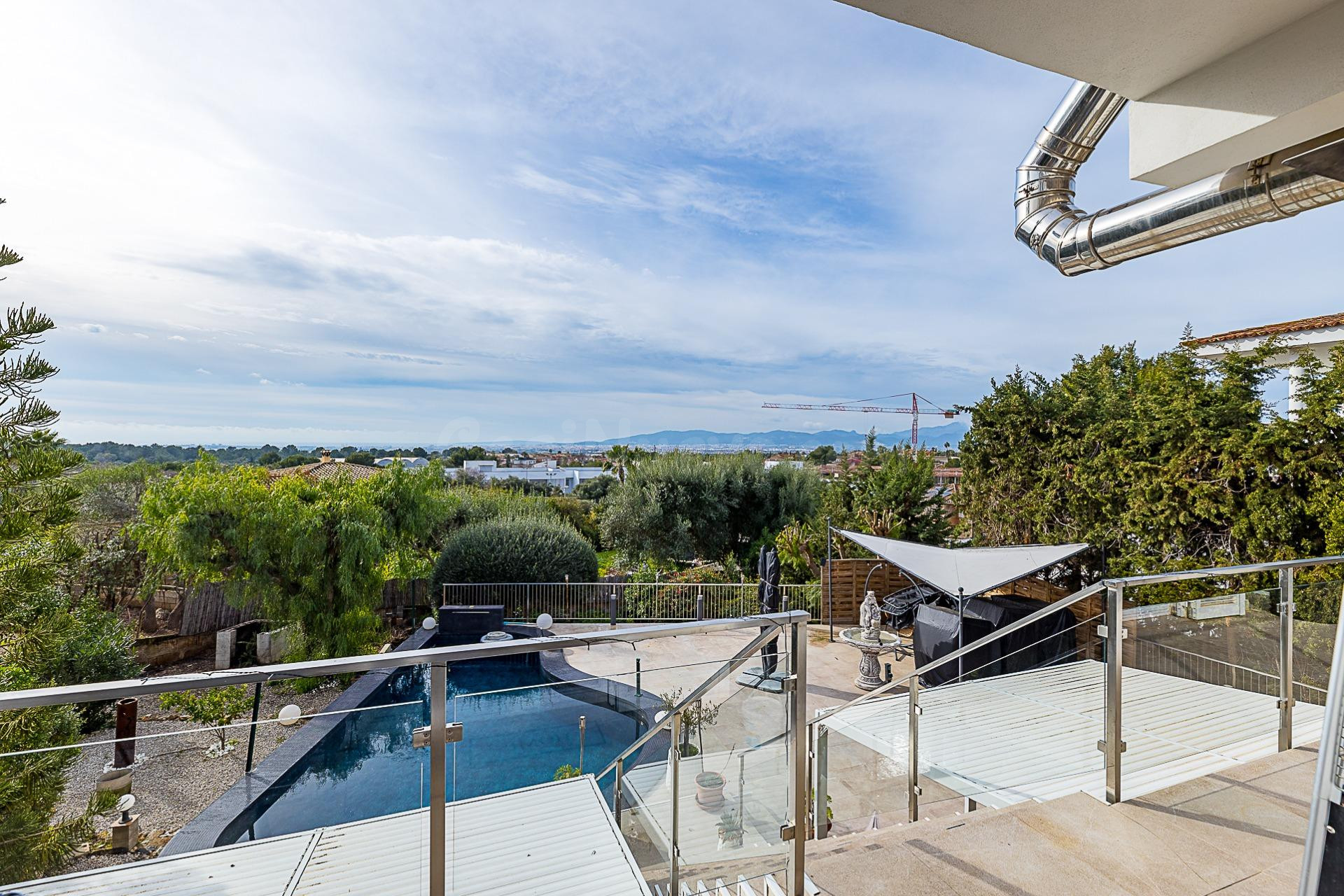 Hermoso chalet unifamiliar con vistas a la Bahía de Palma y  - foto 4