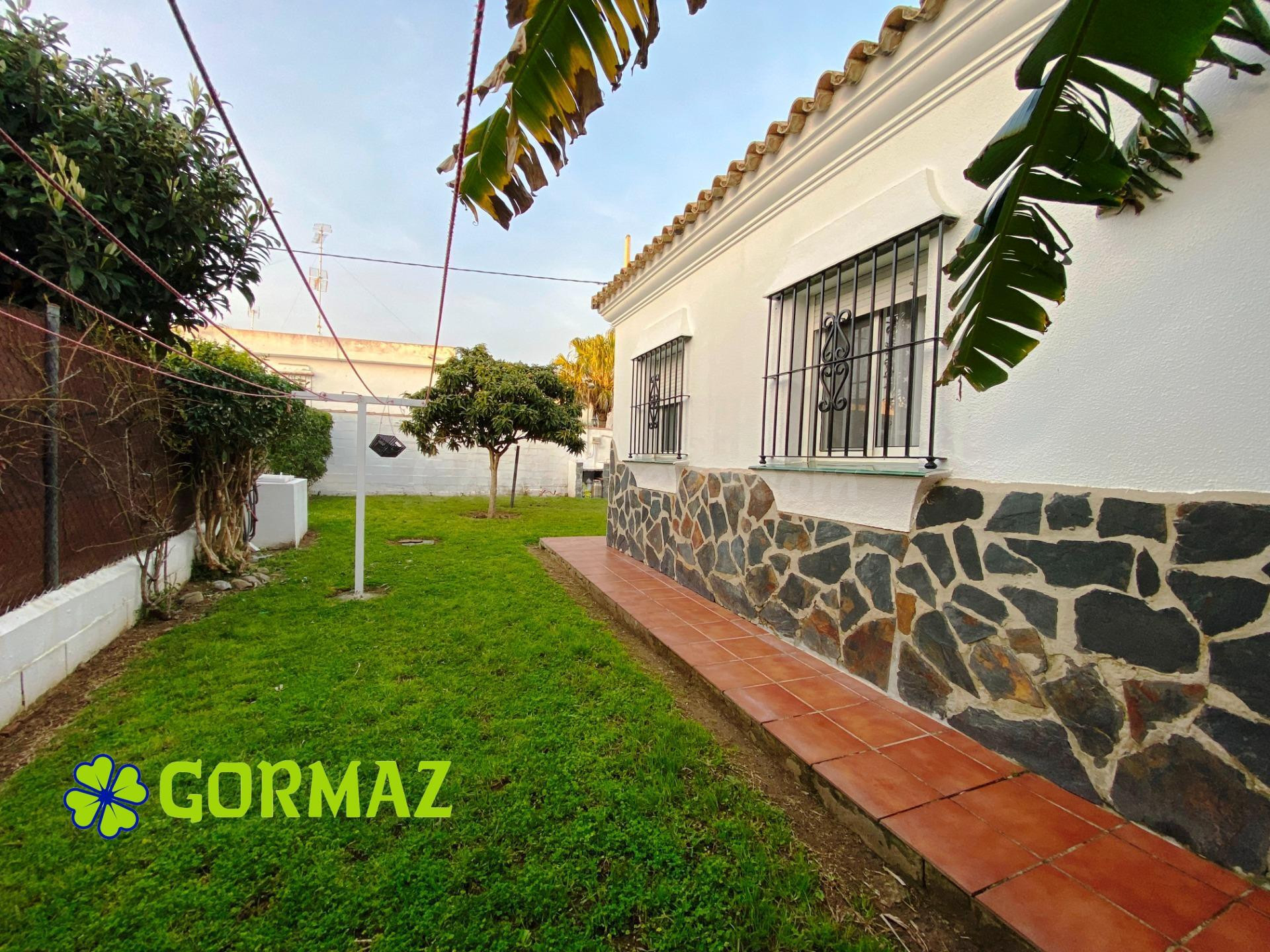CHALET EN LA ZONA DE LAS PALOMAS, CHICLANA DE LA FRONTERA - foto 3