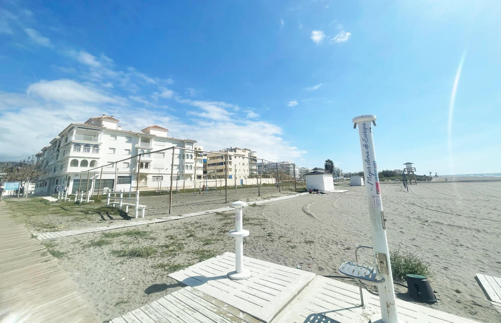 Piso en Venta en Zona El Morche - ¡Frente a la Playa y con Vista al Mar!