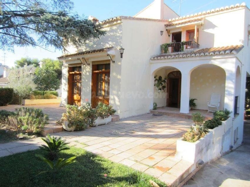 Casa independiente en Monasterios - foto 4
