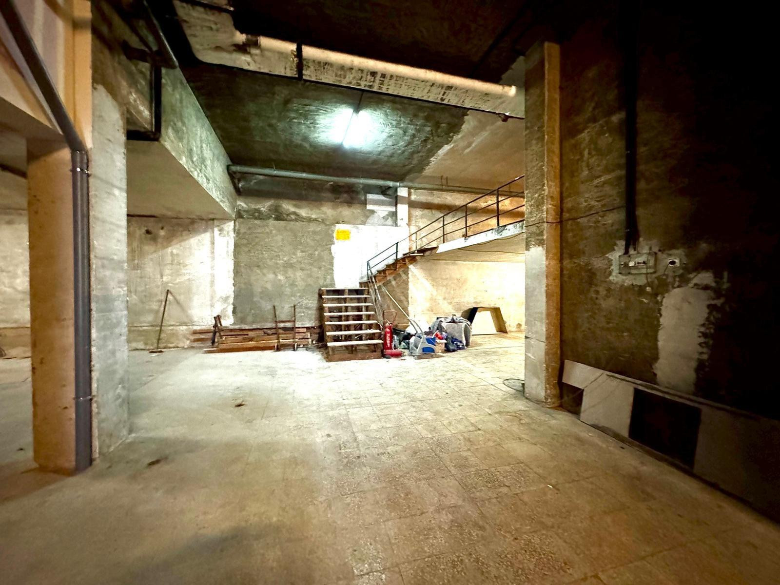 EN VENTA LONJA EN LABUR KALEA - foto 5