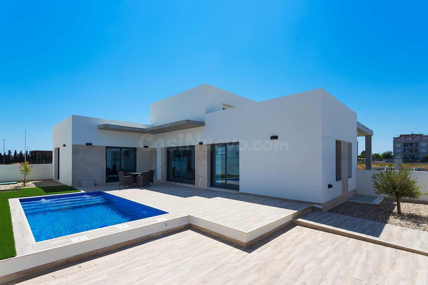MARAVILLOSAS VILLAS DE OBRA NUEVA UBICADAS EN DAYA NUEVA COSTA BLANCA SUR