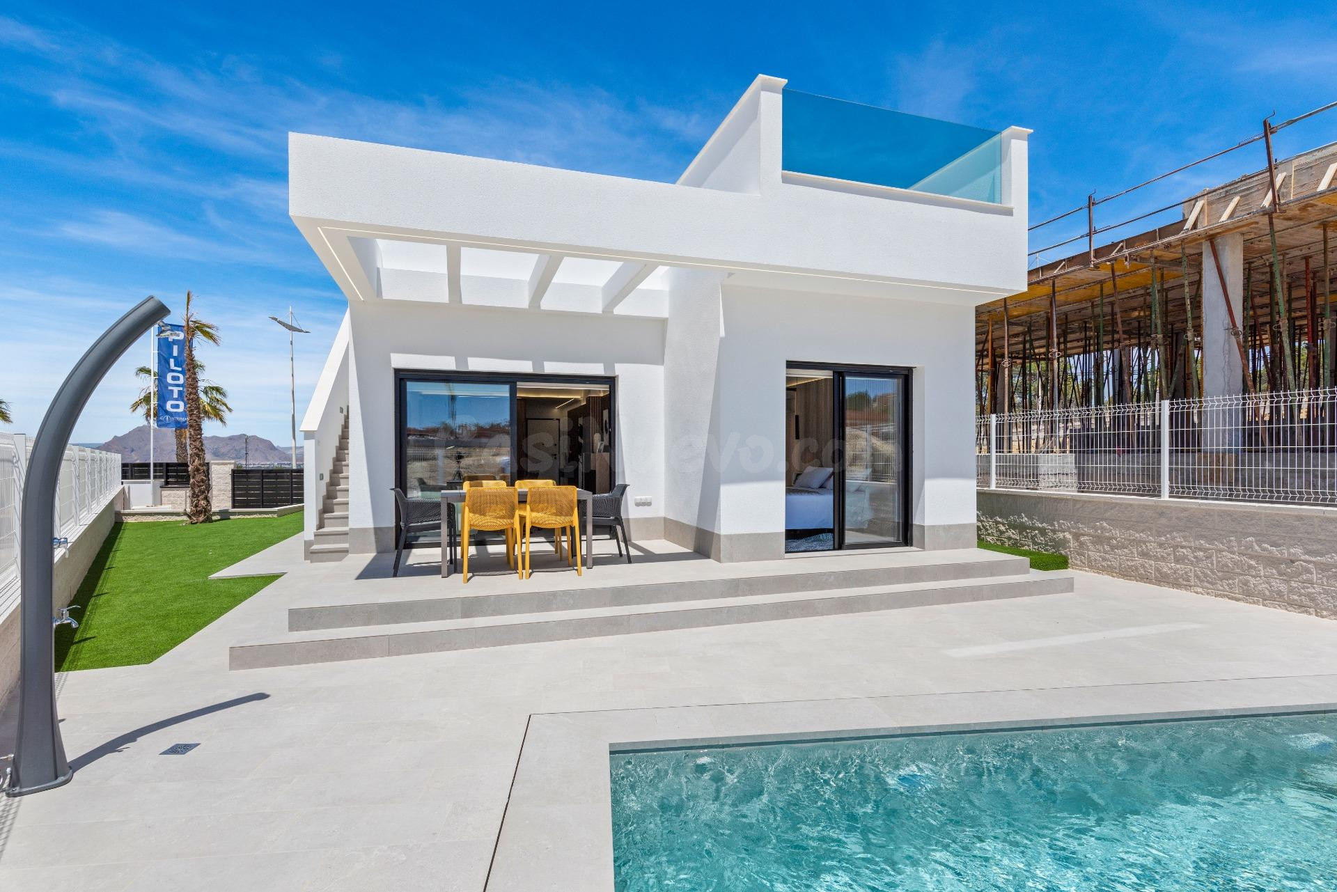 PRECIOSA VILLA DE OBRA NUEVA EN ALGORFA, ALICANTE, COSTA BLANCA SUR