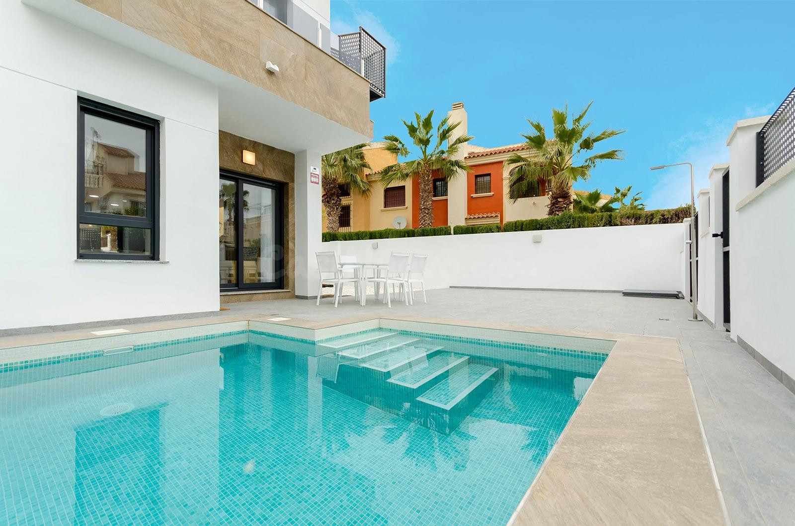 FANTASTICA VILLA DE OBRA NUEVA EN TORREVIEJA, COSTA BLANCA SUR