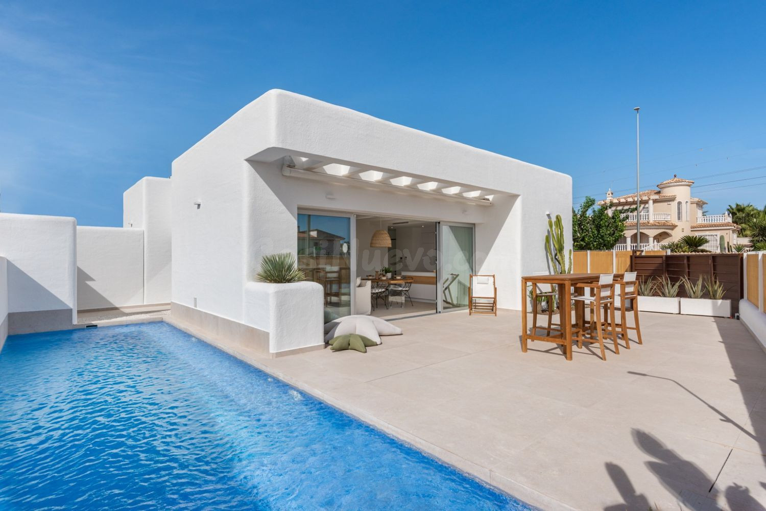 PRECIOSOS CHALET INDEPENDIENTE DE OBRA NUEVA EN DOLORES, ALICANTE COSTA BLANCA