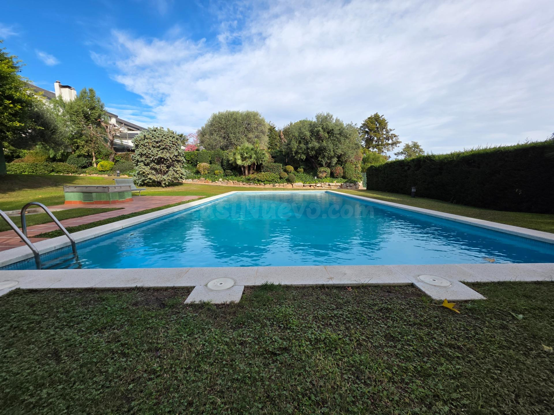 Magnífica casa con jardín y piscina en exclusivo complejo co - foto 3