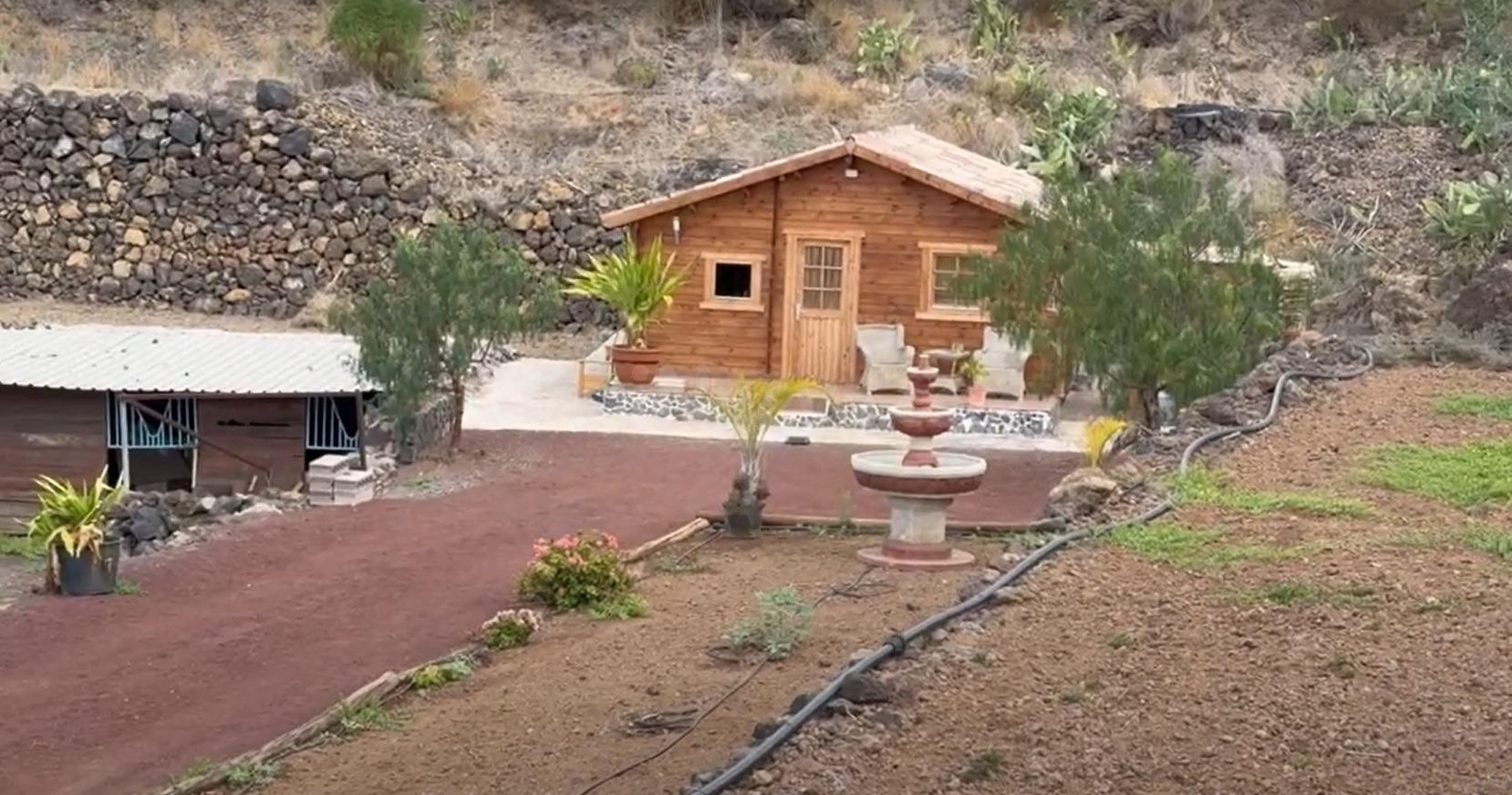 Venta Finca con Impresionante vista al mar en chio con 4 viviendas y 9880 m2 terreno.