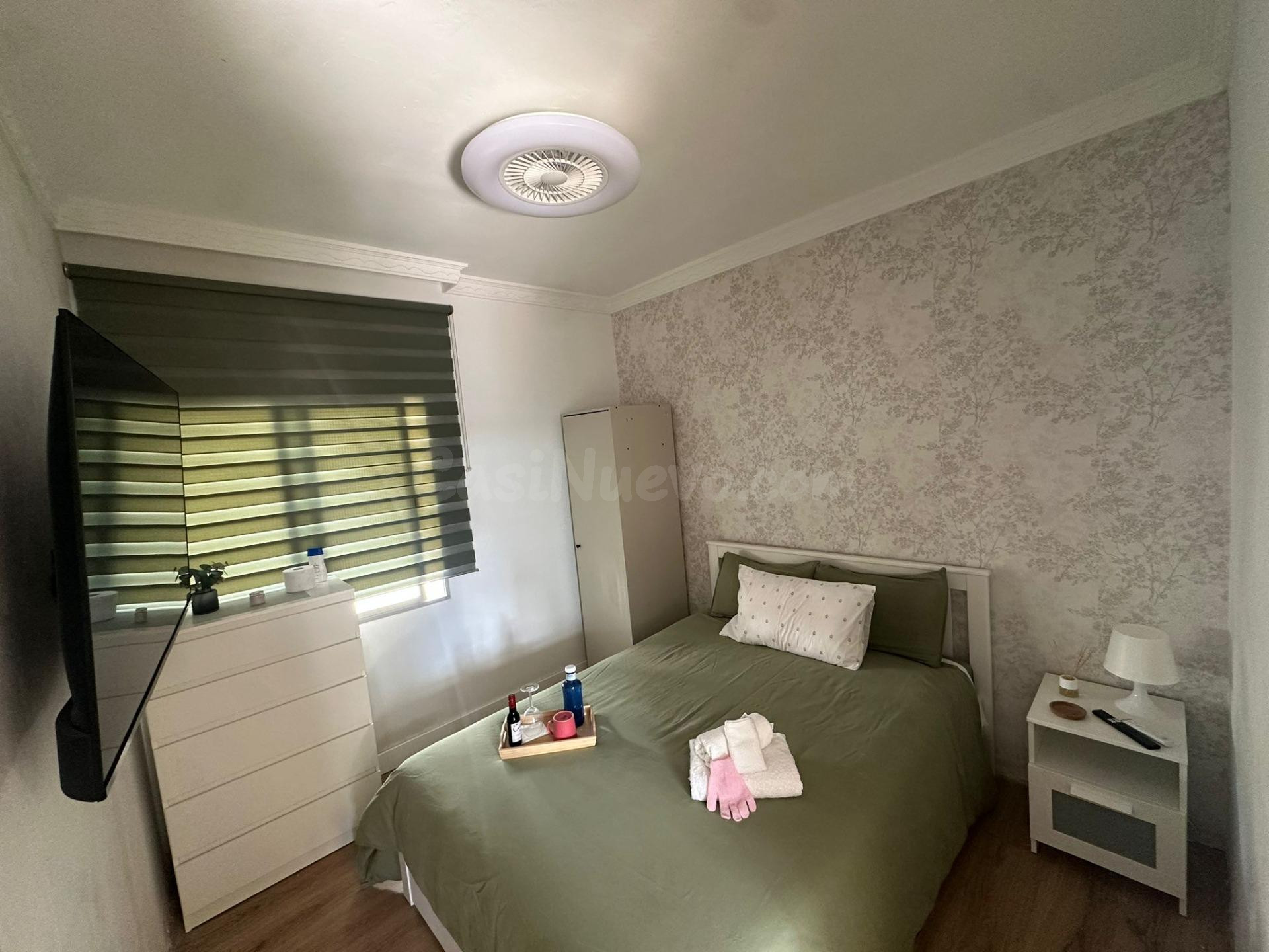 Se alquila habitación en piso totalmente reformado en El Batán