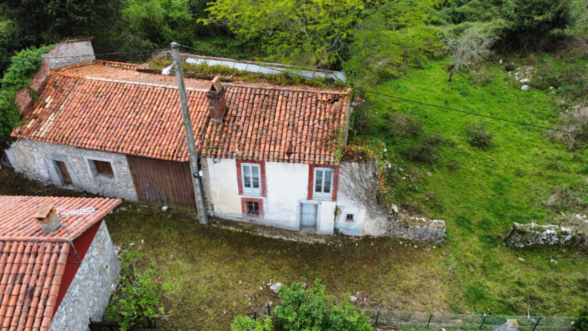 VENTA DE 2  CASAS A 2 KM DE LA PLAYA DE GUADAMIA - foto 2