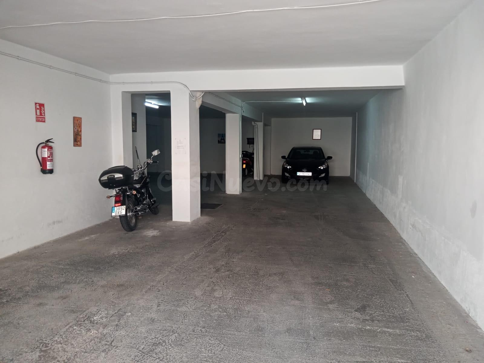 GARAJE PARA 9 COCHES EN ZONA DEL CAMPET, BUEN ACCESO Y FACIL DE APARCAR. TIENE DOS ENTRADAS