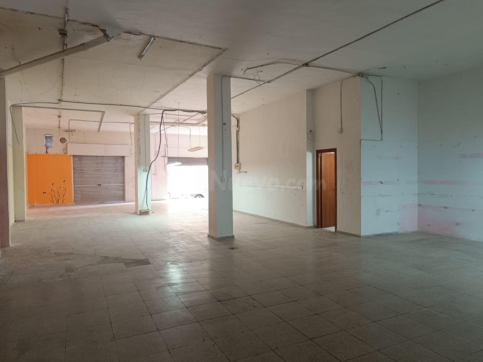 ALQUILER DE LOCAL COMERCIAL DE 181 M2 PETRER ZONA POLIDEPORTIVO