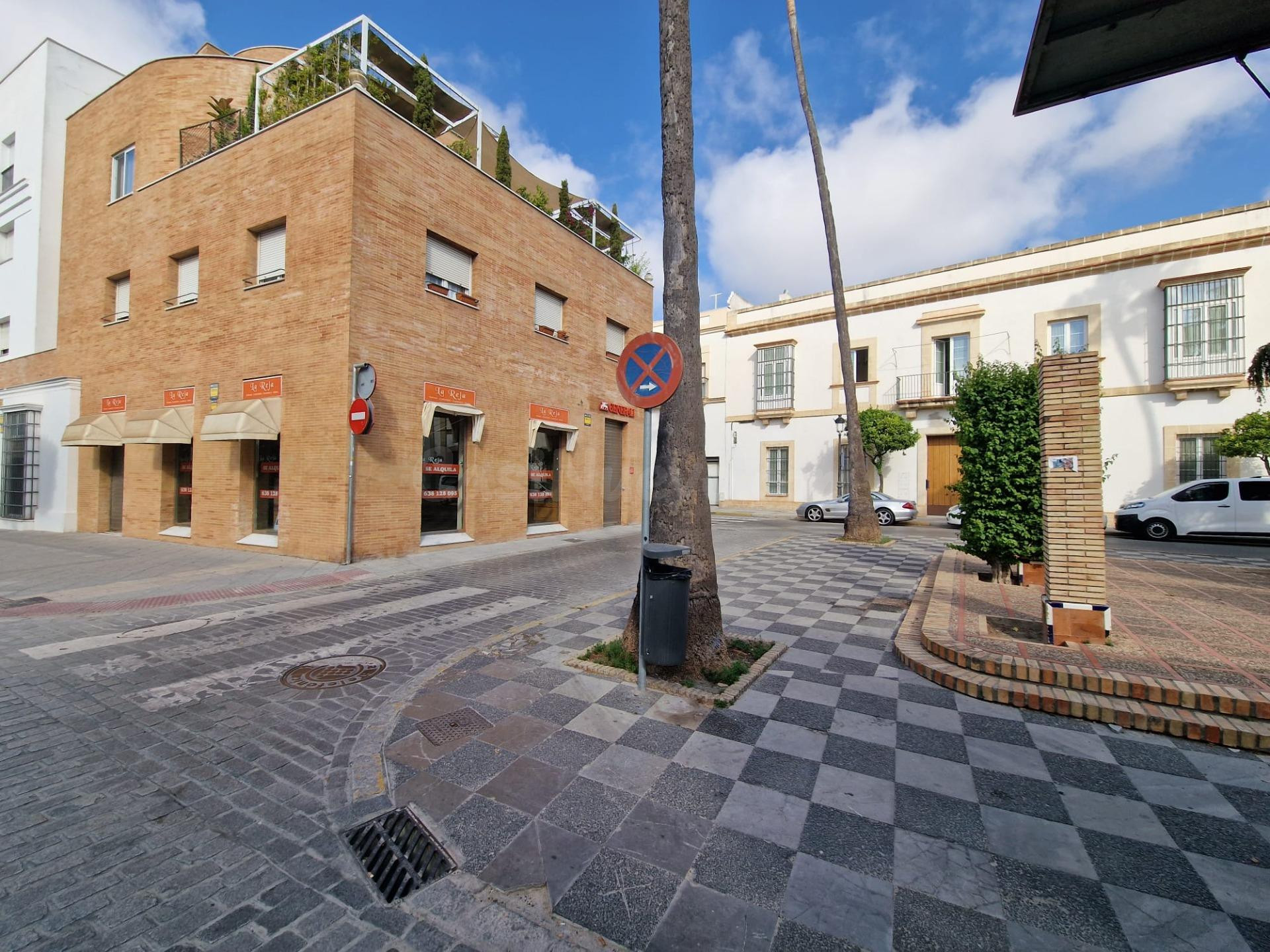 LOCAL COMERCIAL EN CENTRO CASCO HISTÓRICO