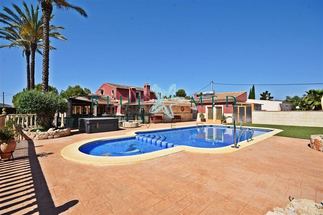IMPRESIONANTE CHALET A LA VENTA EN MAZARRÓN