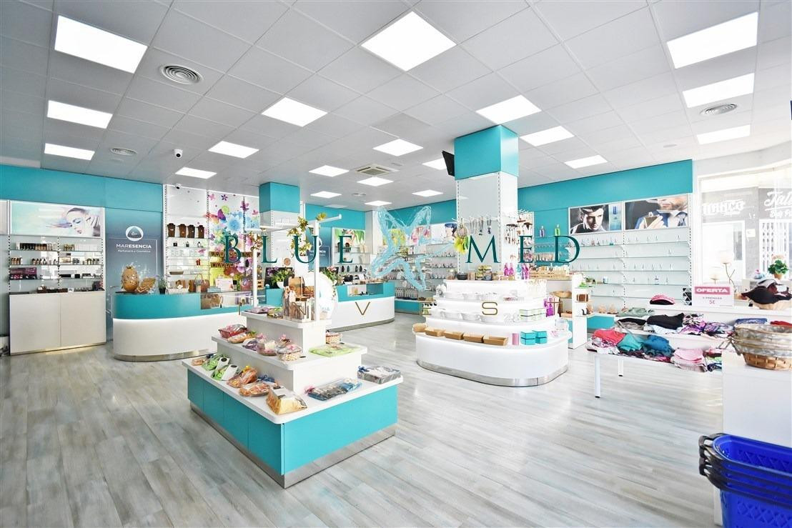 LOCAL COMERCIAL EN VENTA EN EL CENTRO DE PUERTO DE MAZARRÓN, JUNTO A LA PLAYA