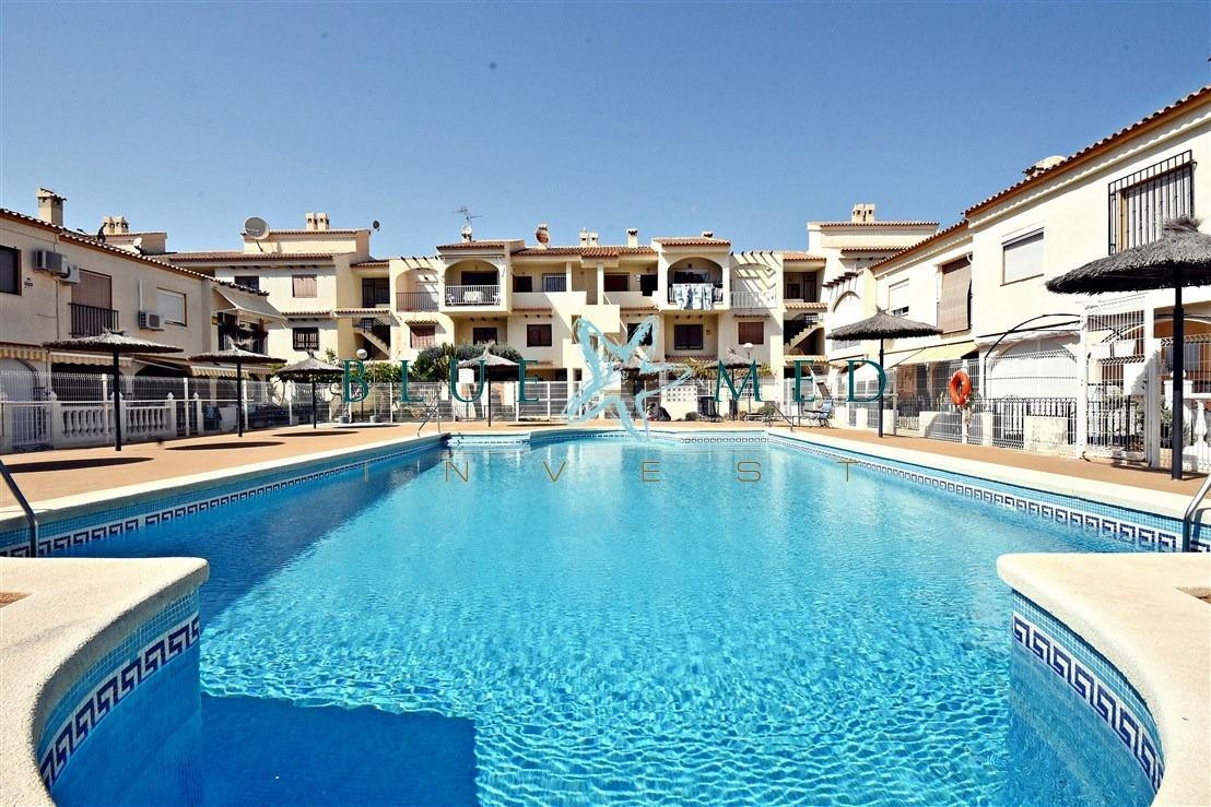 APARTAMENTO EN PLANTA BAJA CON TERRAZA Y PISCINA COMUNITARIA EN PUERTO DE MAZARRÓN