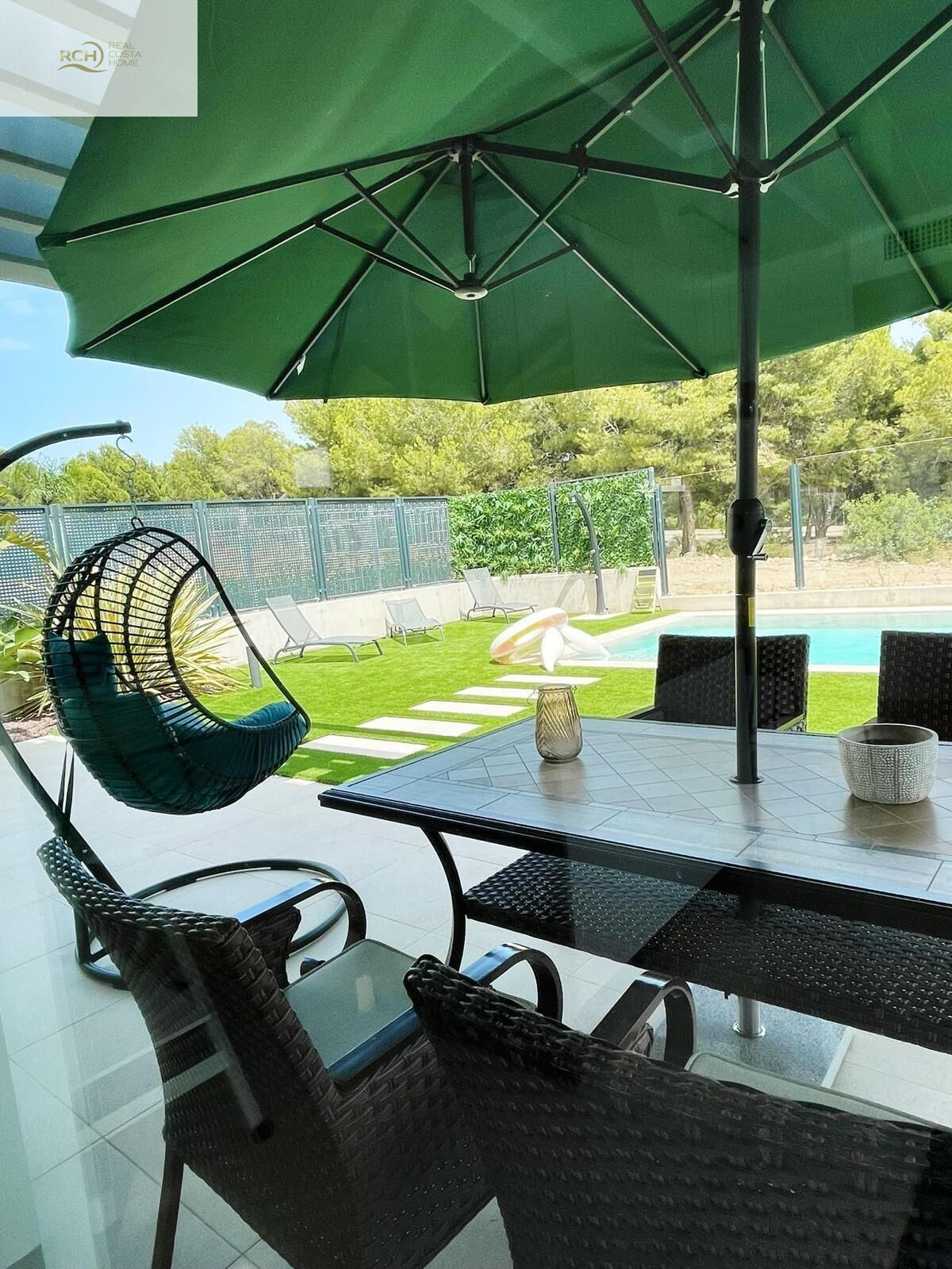 SE ALQUILA ESTA MARAVILLOSA VILLA CON VISTAS AL MAR