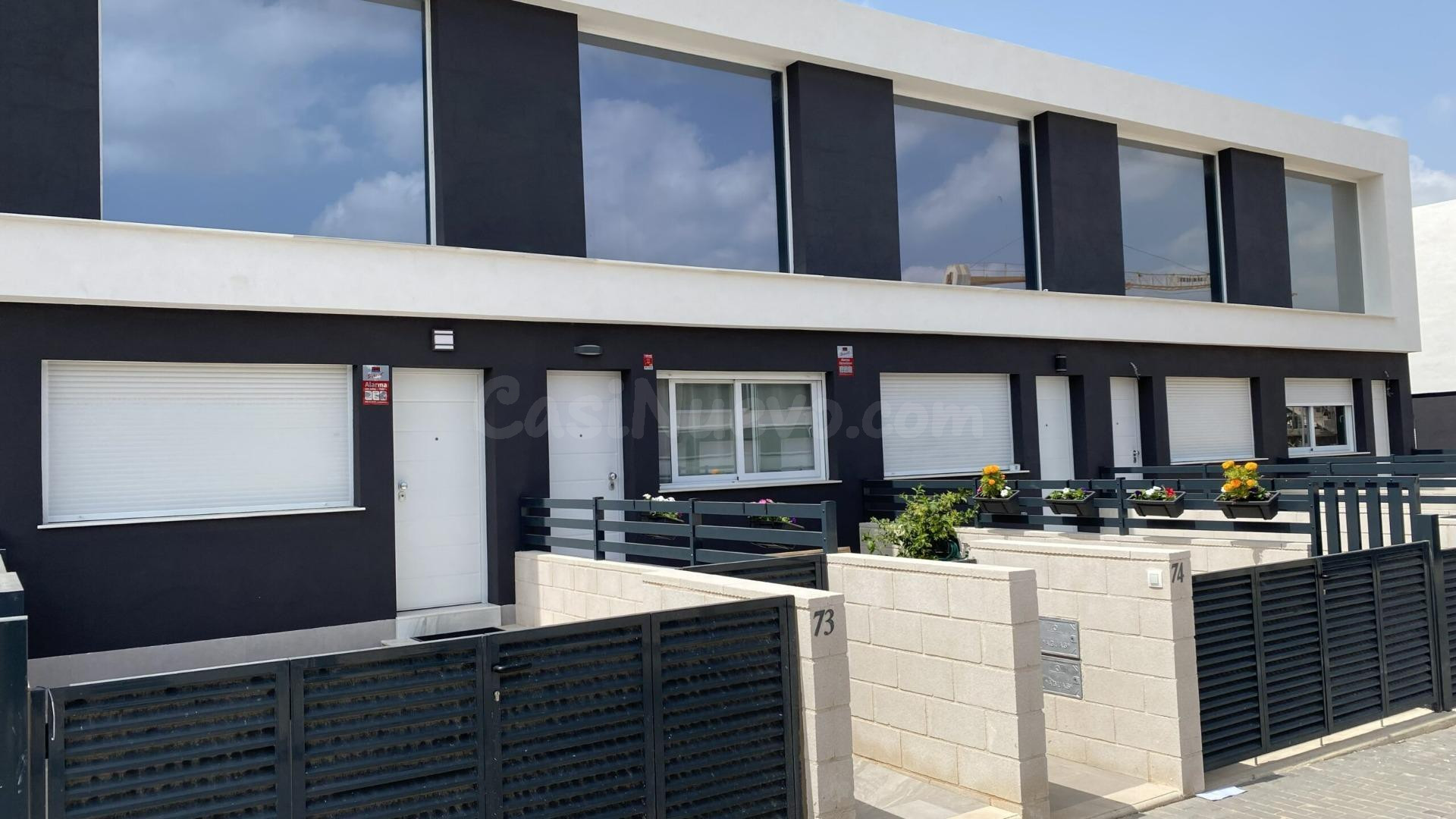 Adosados de obra nueva en Gran Alacant - tu nuevo hogar cerca del mar
