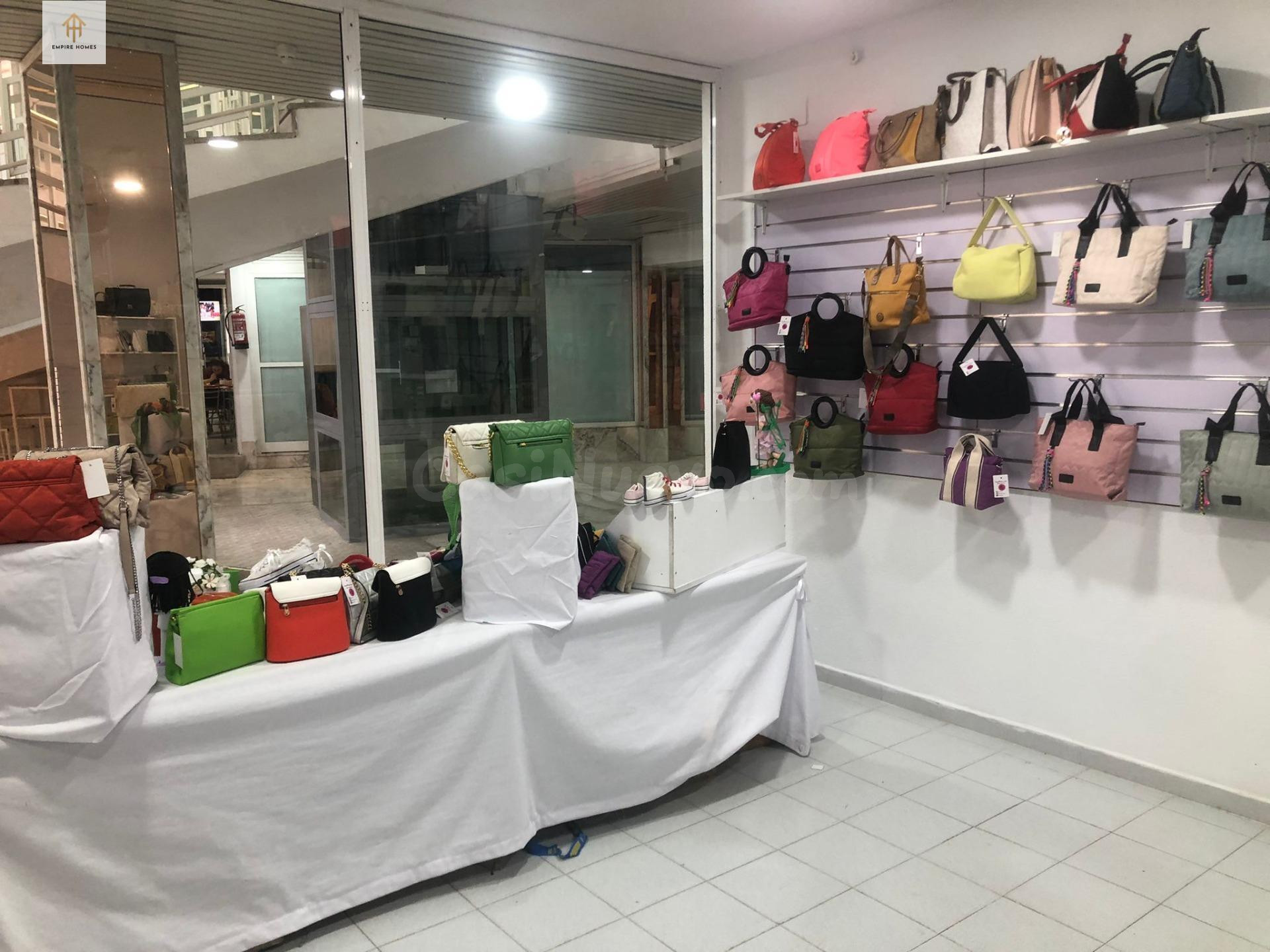 Se VENDE o ALQUILA Local Comercial (ALQUILER CON OPCION A COMPRA) en zona "EL DESCUBRIMIENTO"