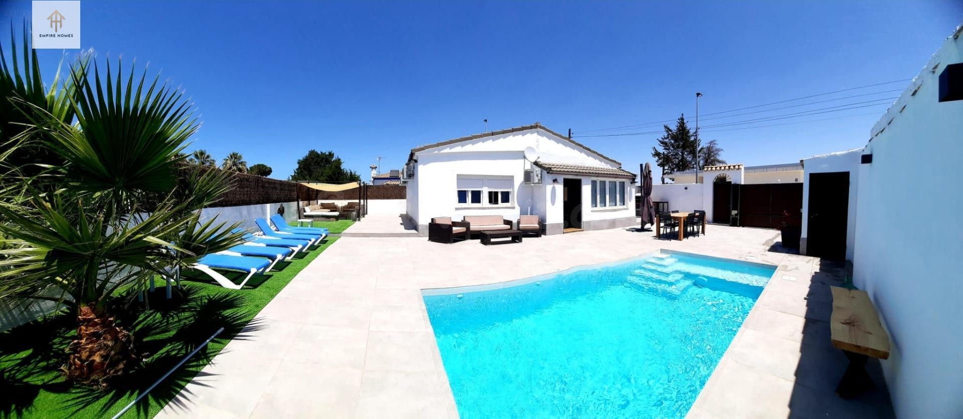 SE ALQUILA FABULOSA Villa en CÁDIZ (CHICLANA DE LA FRONTERA)