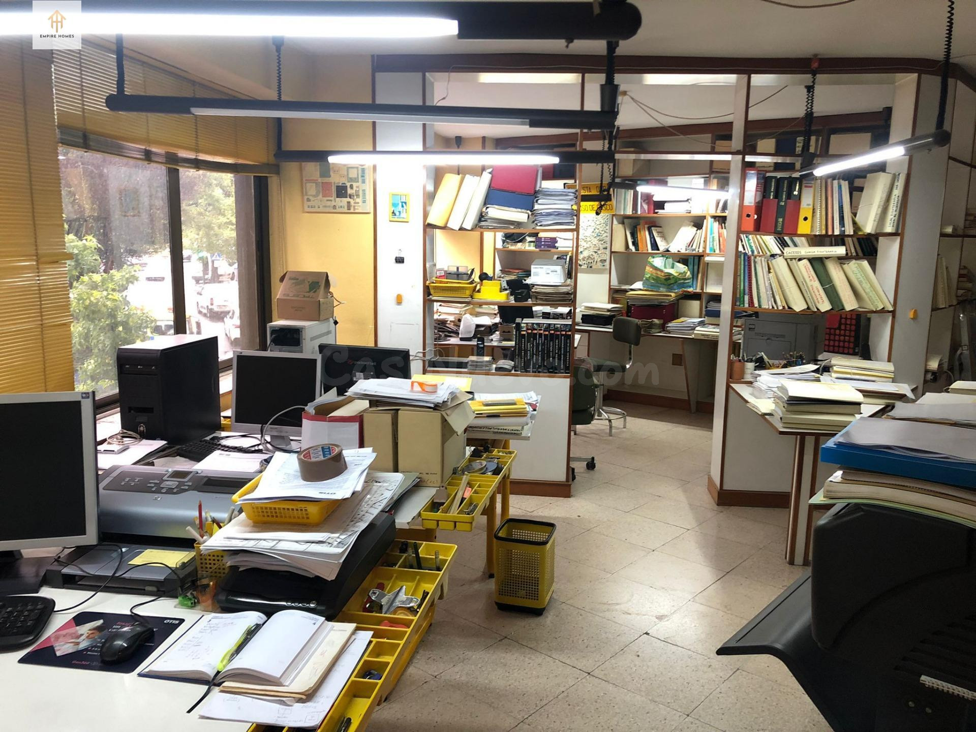 Se VENDE DESPACHO EN Zona Cánovas