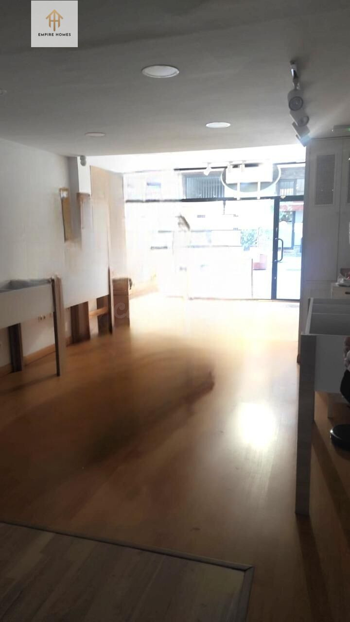 ¡Haz brillar tu marca en la calle peatonal más deseada de Cáceres!