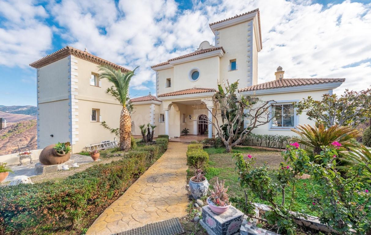 Fantástica villa espaciosa en Forest Hills Estepona