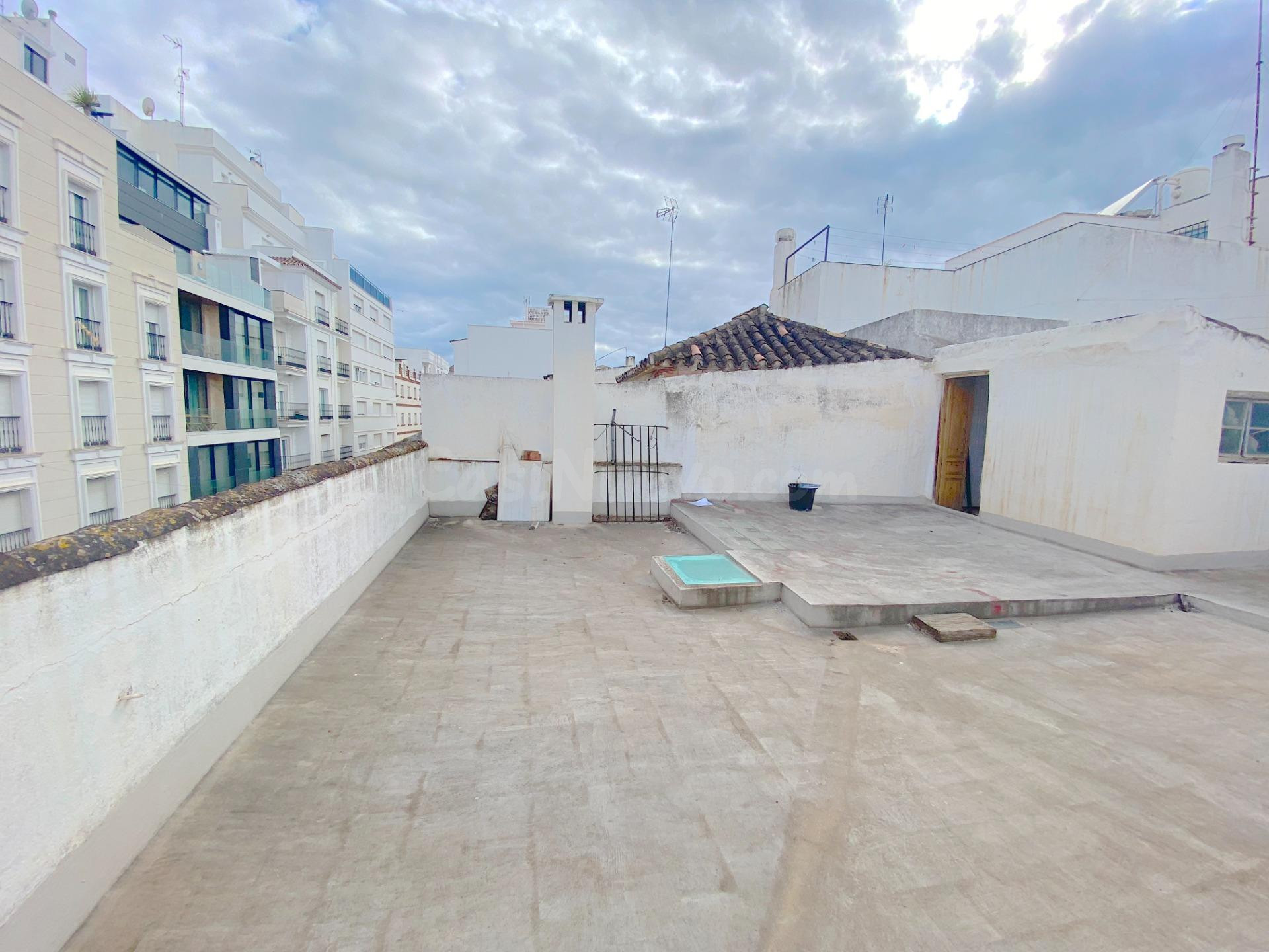 IDEAL PARA INVERSORES, CASA EN CALLE REAL