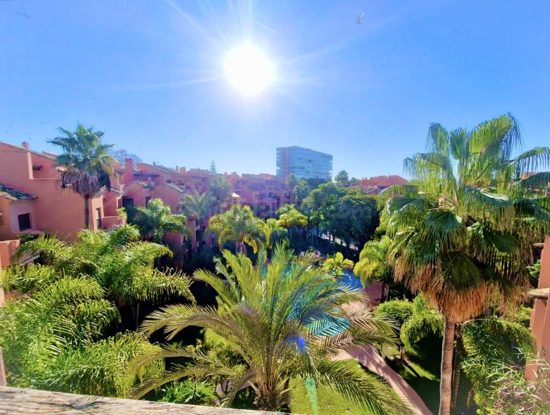 Exclusivo Ático Dúplex en Alicate Playa, Marbella