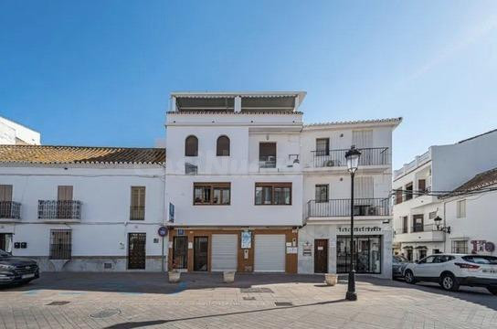 Edificio multifuncional en el corazón de Manilva – Gran oportunidad de inversión