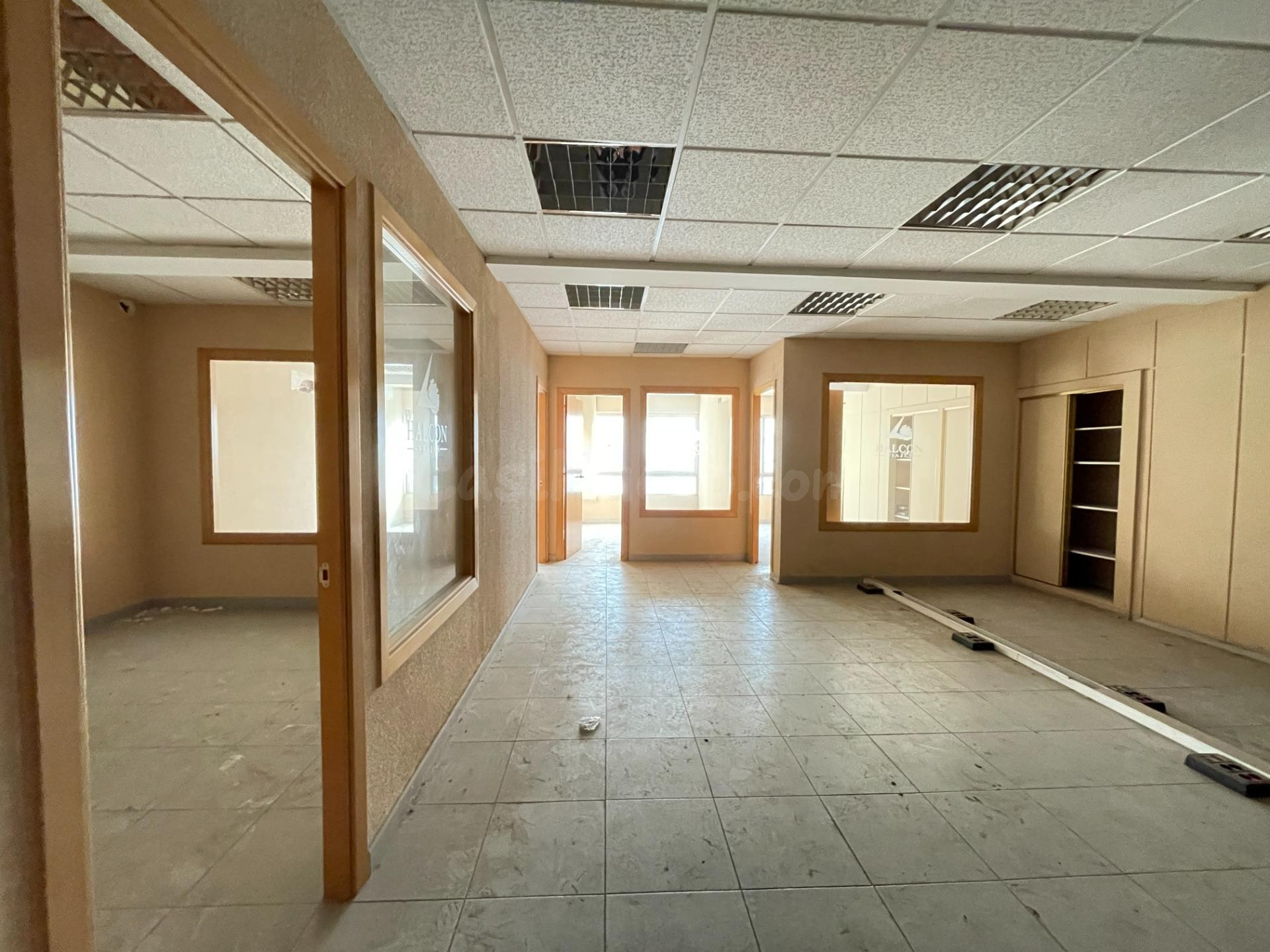 Maravilloso Entresuelo GRAN VIA- Local para oficinas o Vivienda
