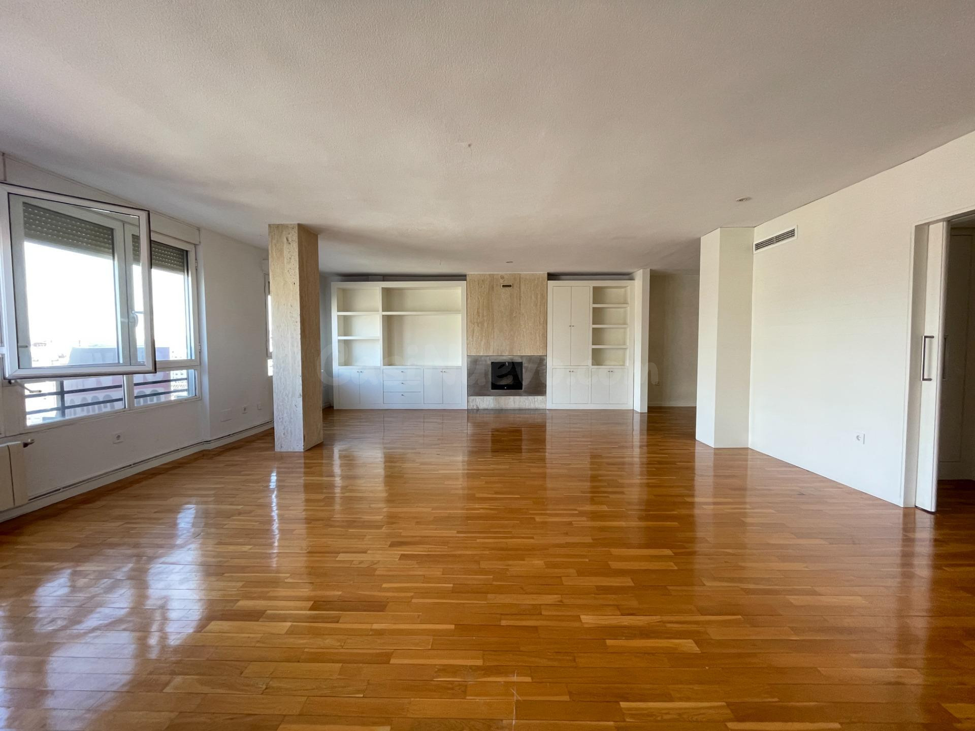 ESTUPENDO PISO EN AV PRIMO DE RIVERA. Centro de MURCIA