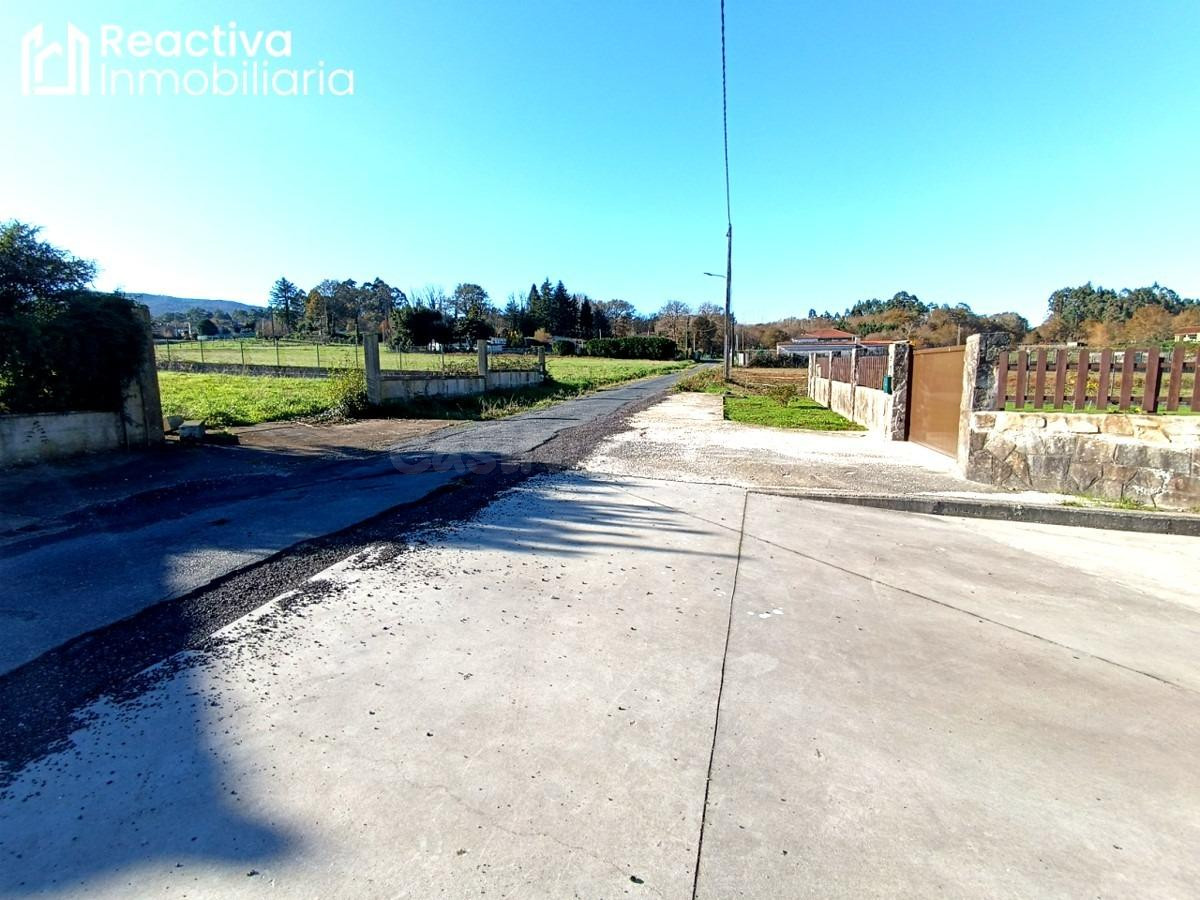 Terreno urbano de 970 m2 en Brión - foto 3