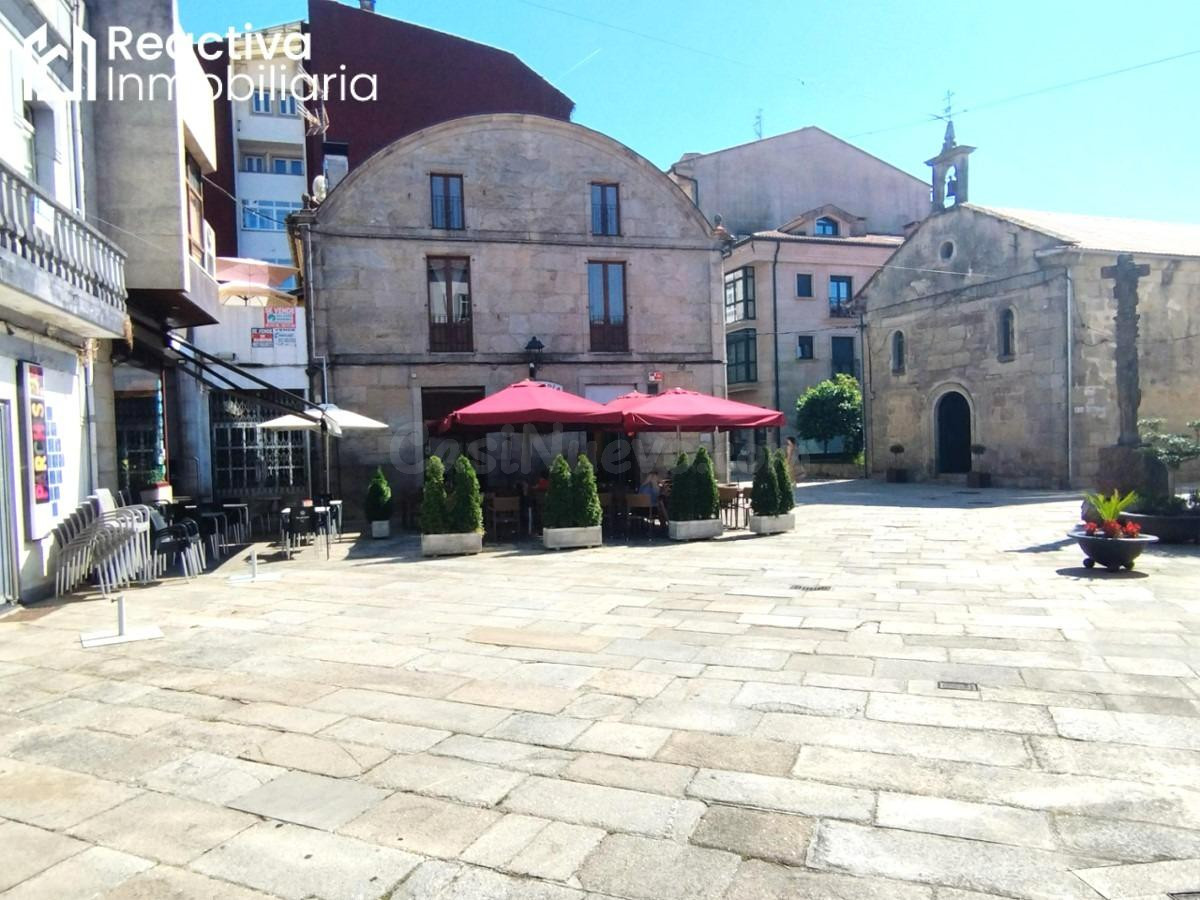 Local céntrico en venta en Padrón