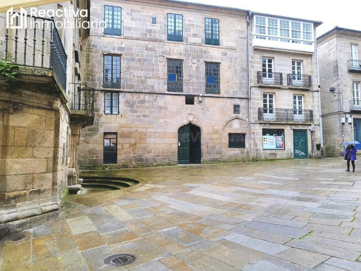 Piso amplísimo en edificio histórico