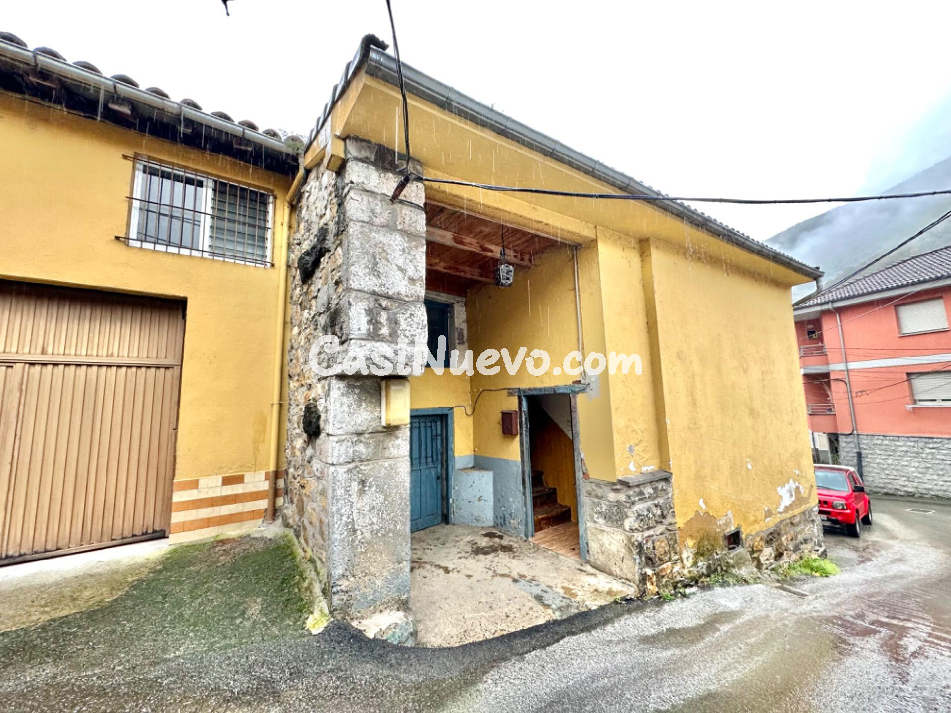 CASA DE PIEDRA CON CUADRA EN FELECHOSA