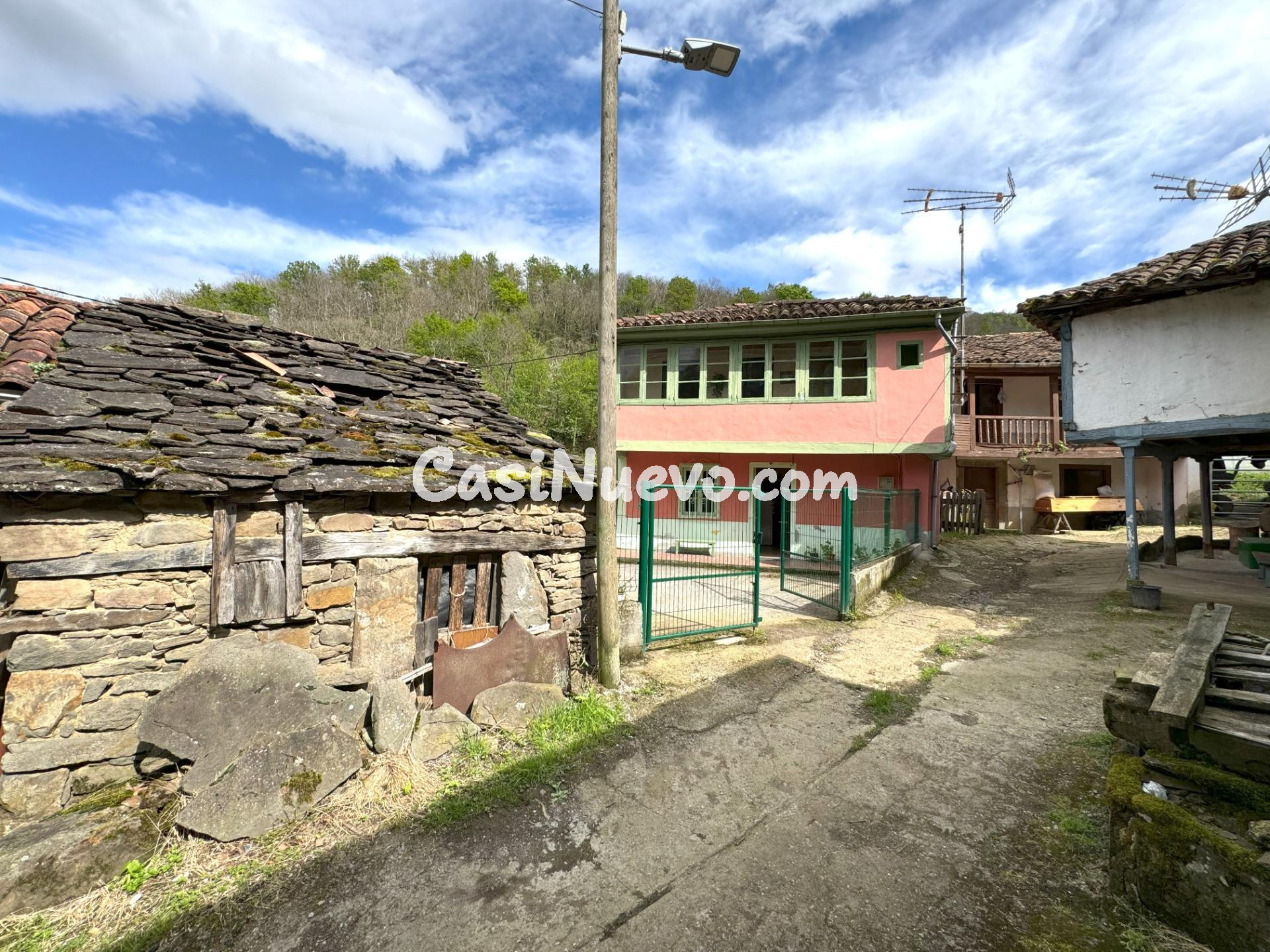 CASA CON GALERIA, ANTOJANA Y ALMACÉN - foto 4