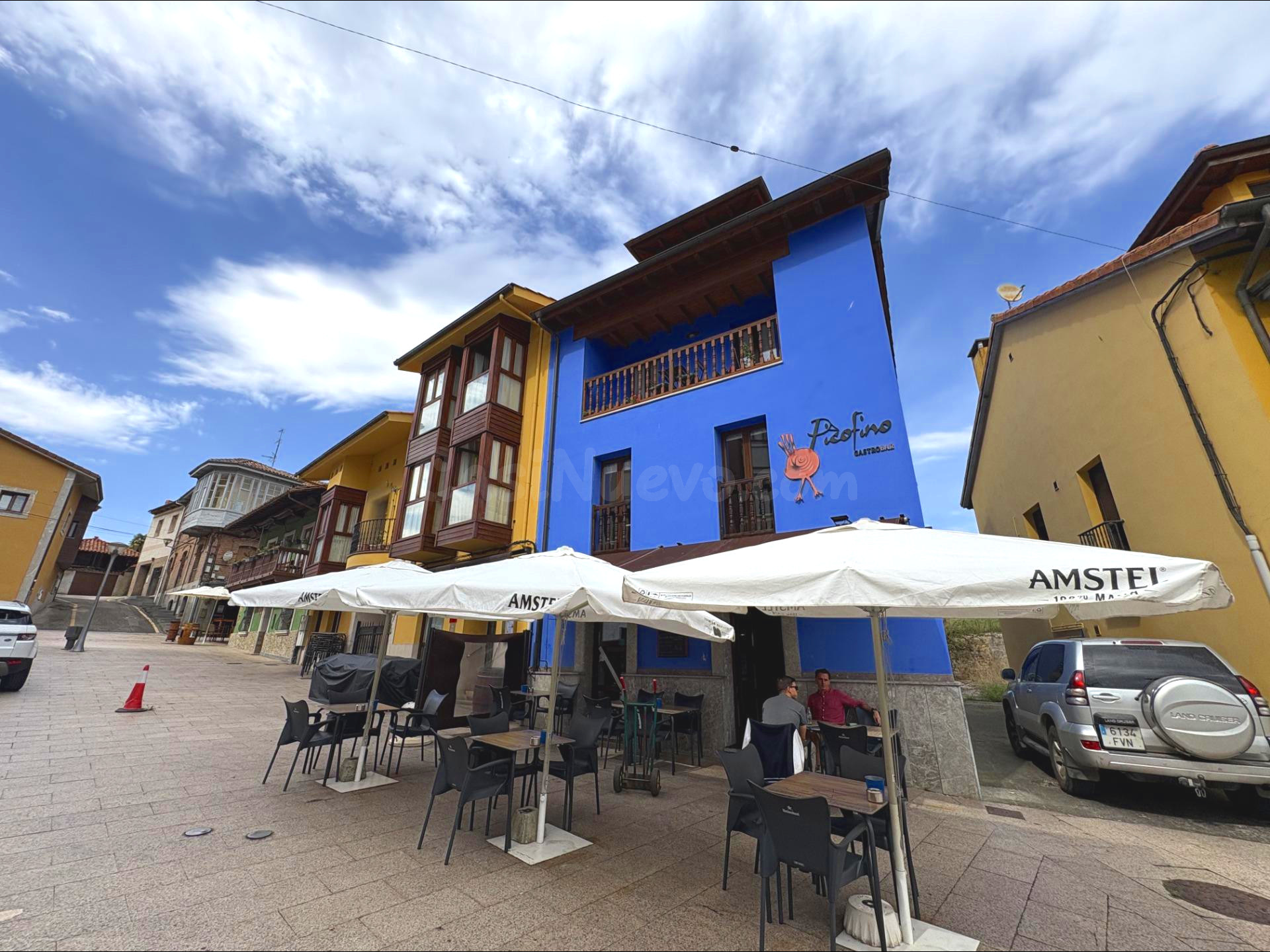 EDIFICIO COMPLETO EN PLENO CENTRO DE POLA DE SIERO: RESTAURANTE EQUIPADO + DÚPLEX LISTO PARA VIVIR