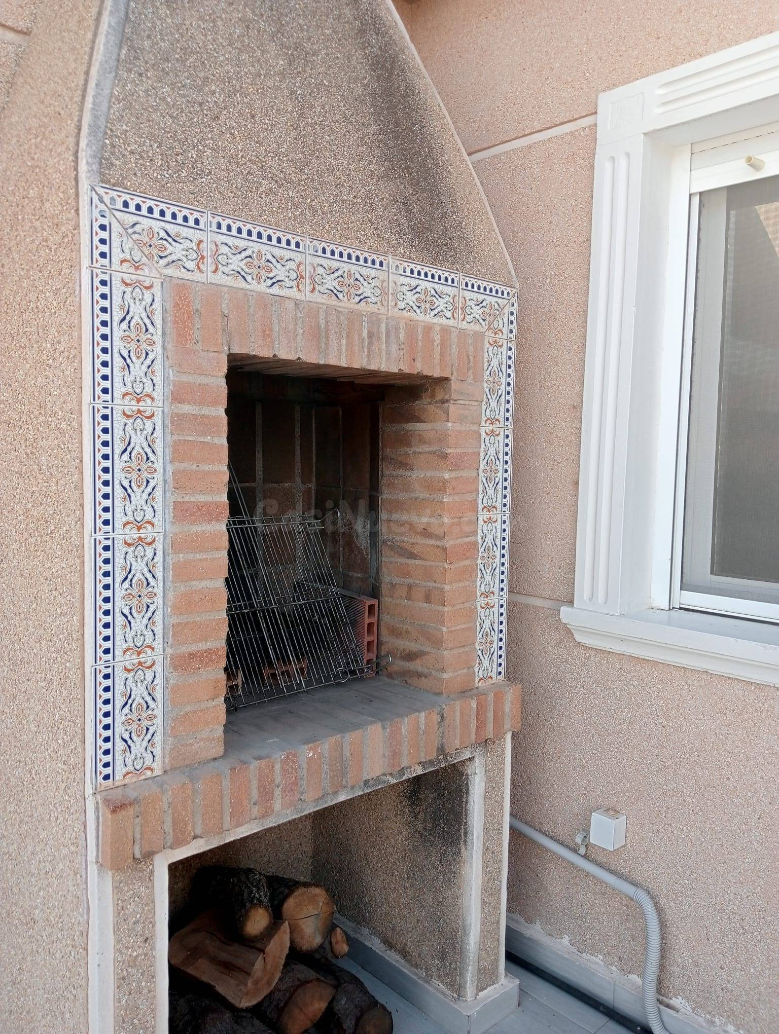 Se vende chalet con piscina privada en Los Balcones - foto 4