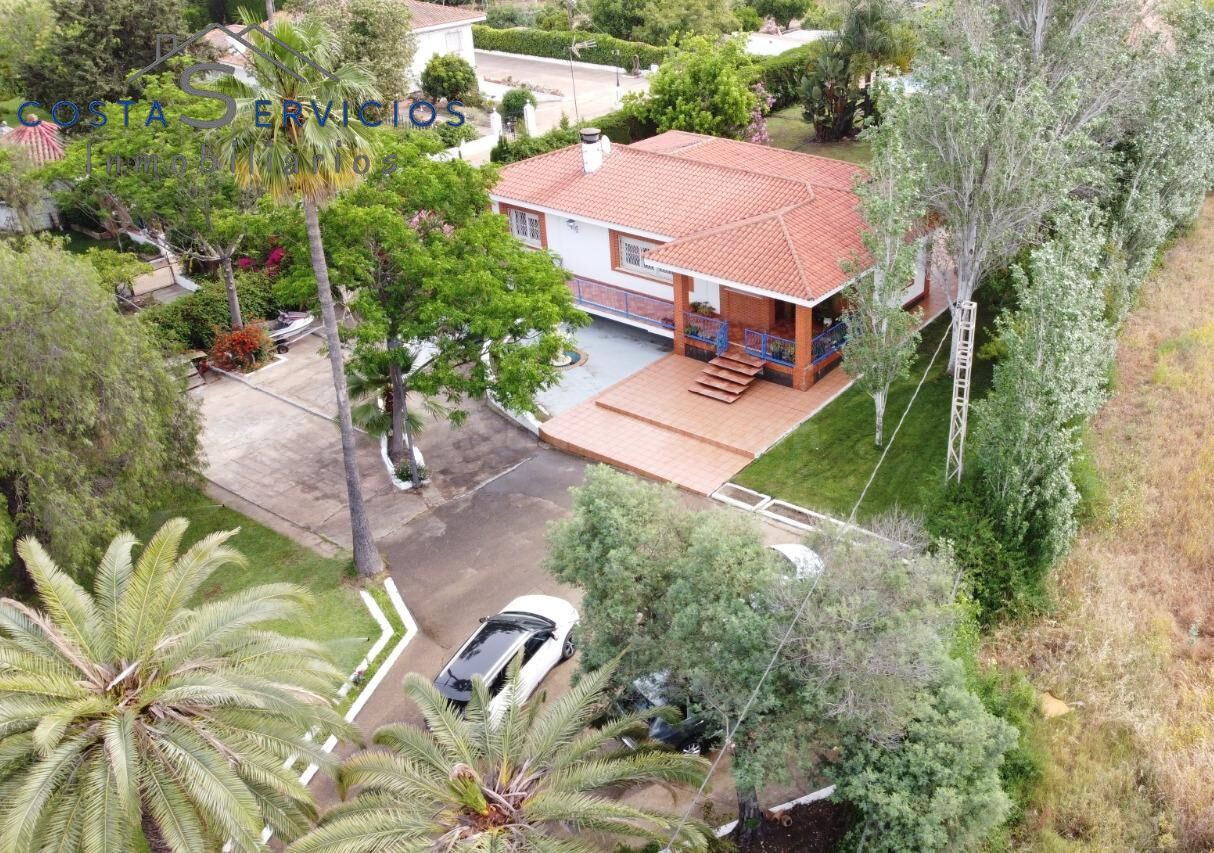 Chalet con casa invitados y piscina