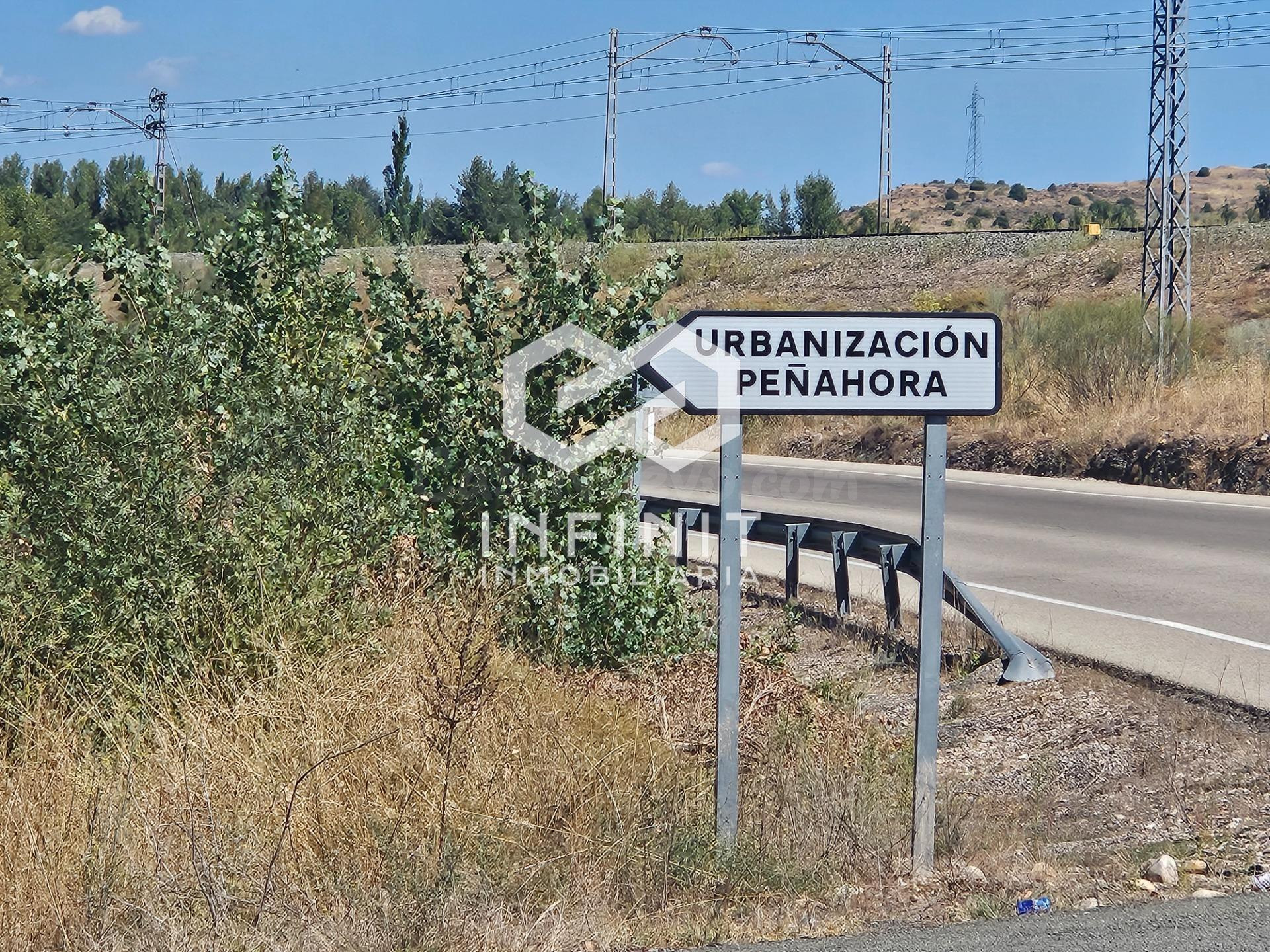 💡 “Imagina, Diseña y Construye – 🚆 “Terreno Urbano con Conex - foto 4