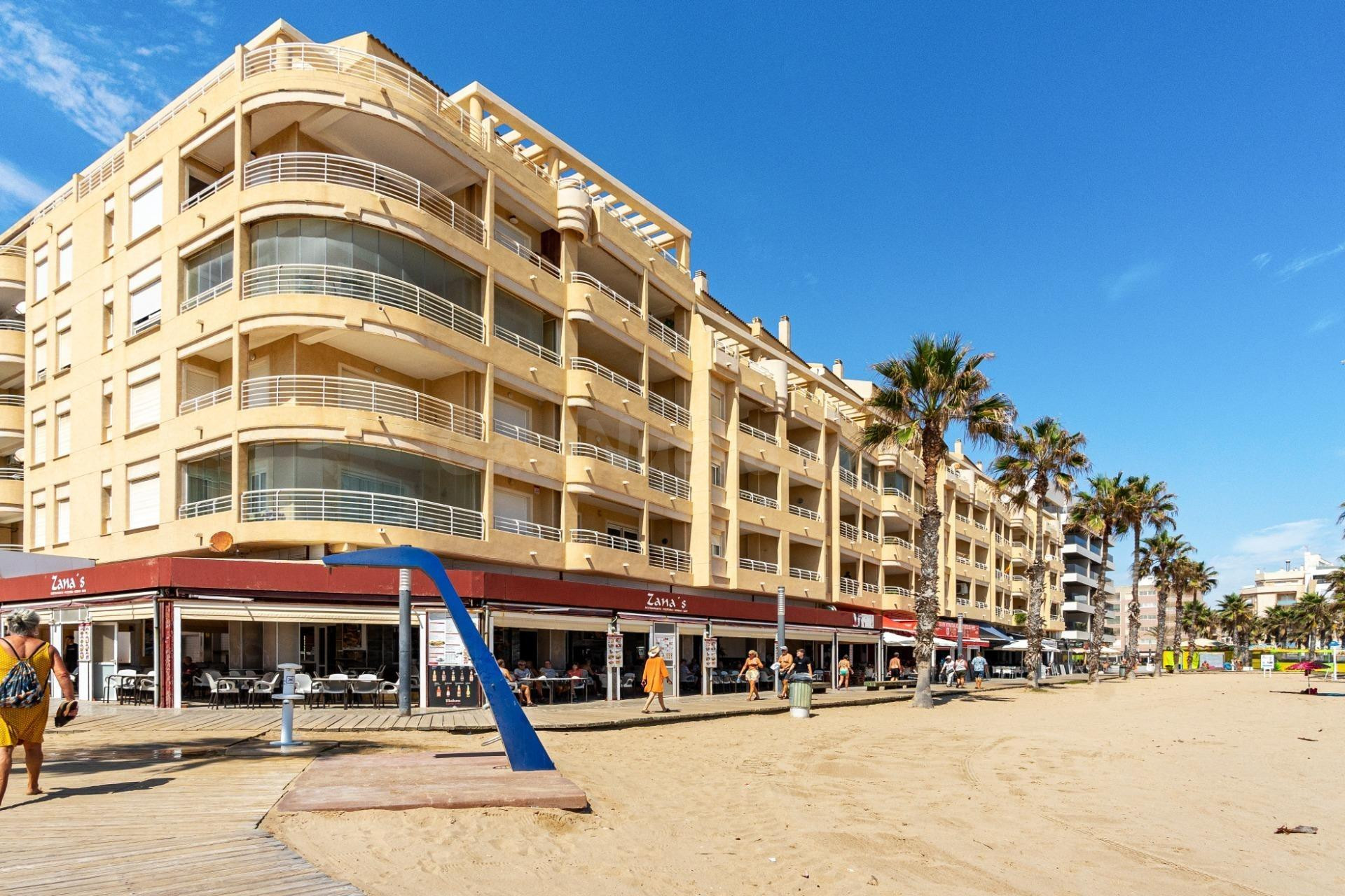 APARTAMENTO EN 1ª LINEA EN LA MATA CENTRO