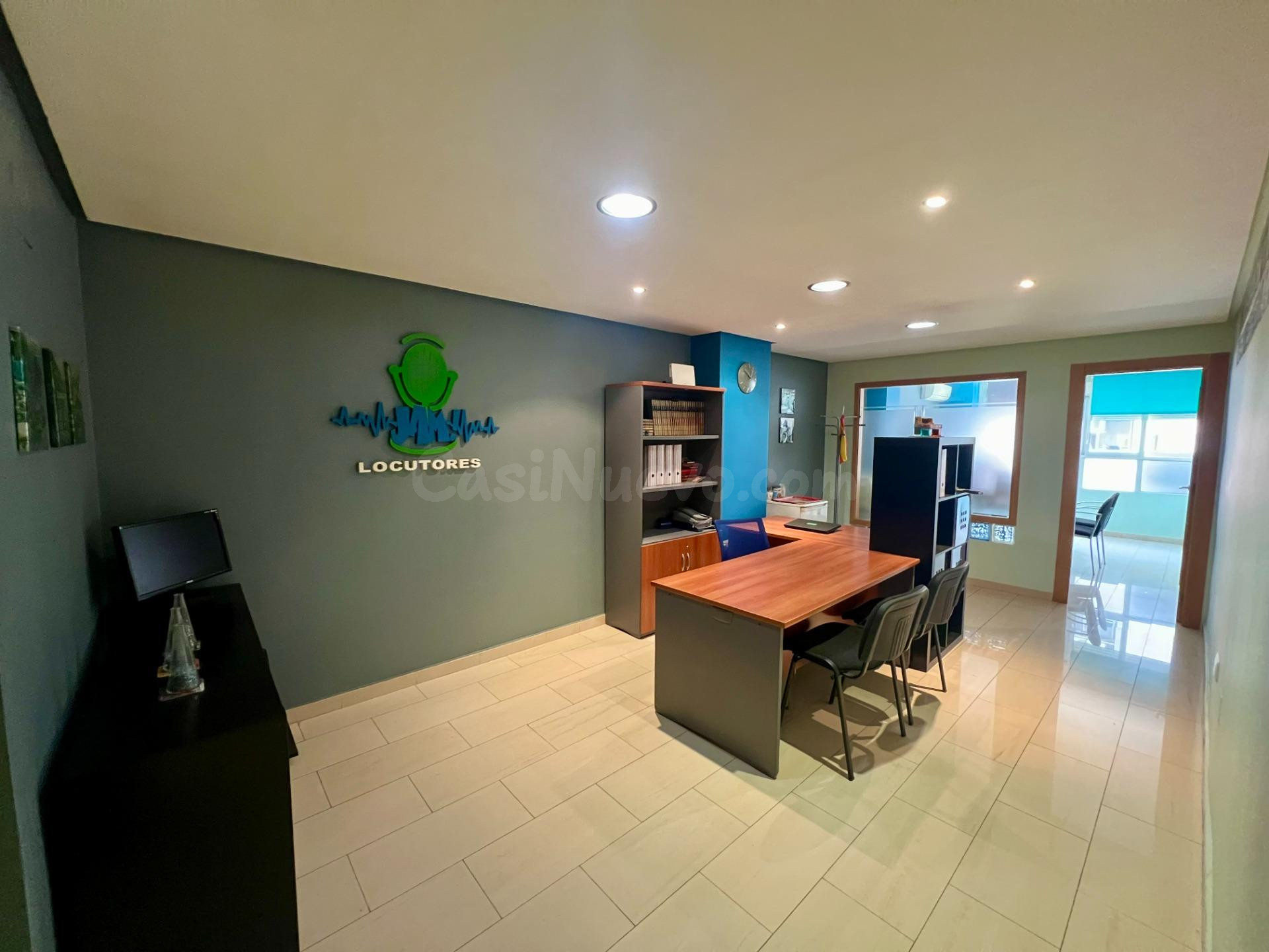 Local comercial reformado en entresuelo en pleno centro de Orihuela