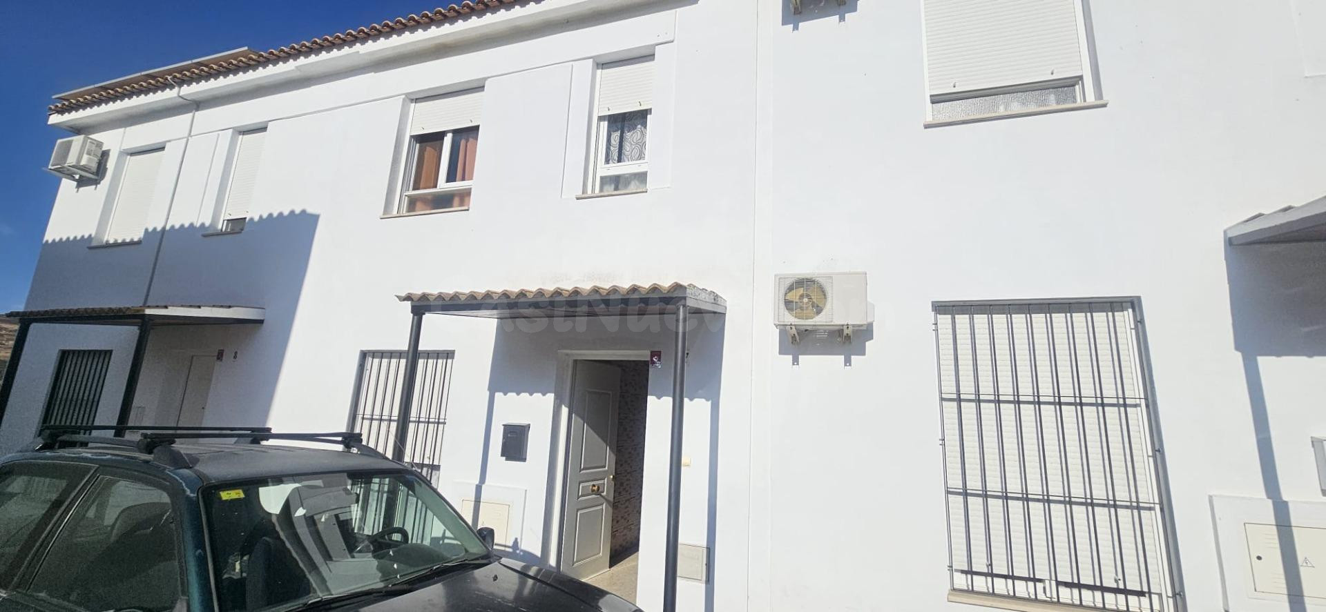 PRECIOSO ADOSADO EN LA ZARZA-EL PERRUNAL