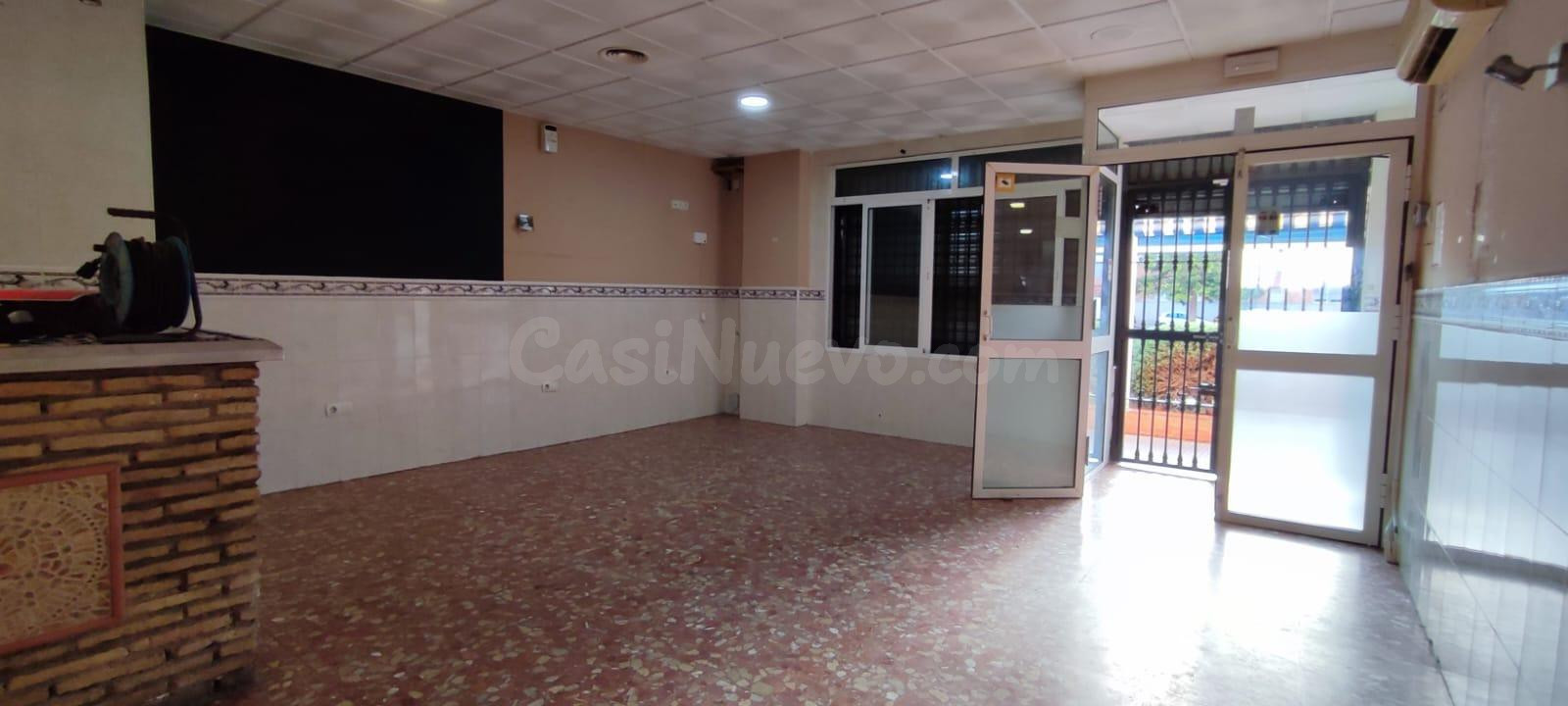 Oportunidad Única: Bar Reformado en Las Colonias, Huelva