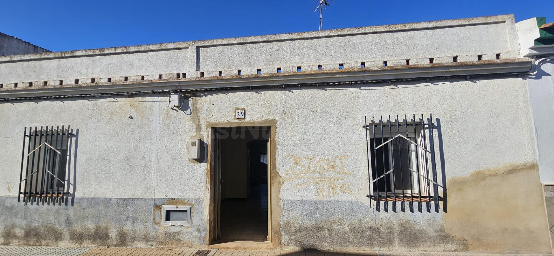 FANTASTICA CASA DE PUEBLO  EN CALLE LA FUENTE, GIBRALEÓN (HUELVA)