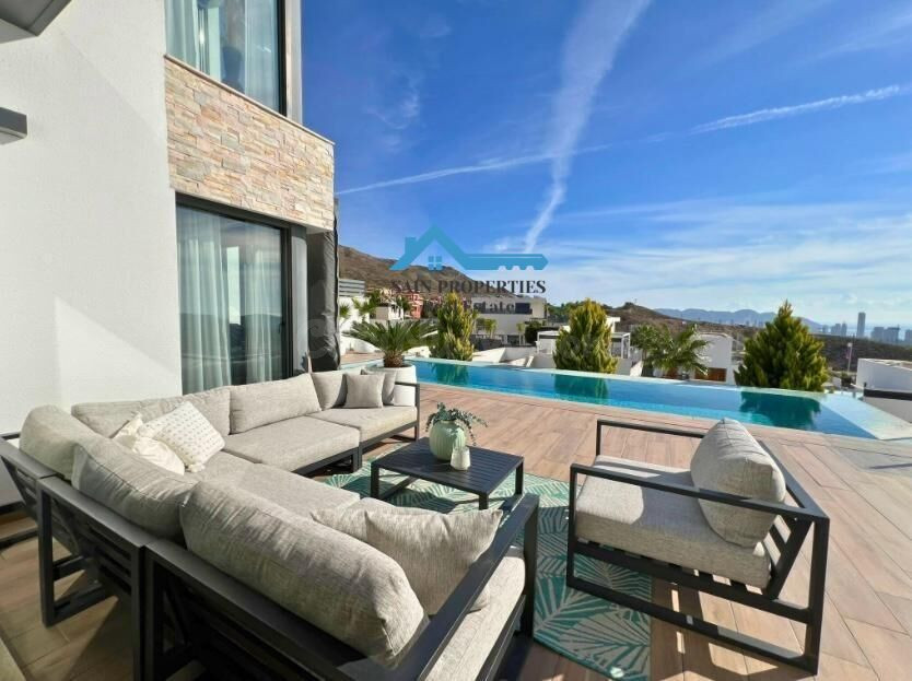 Villa de lujo a la venta en Calle Copenhague Finestrat
