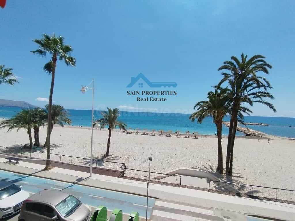 Venta bonito y luminoso piso en Altea, primera línia de playa