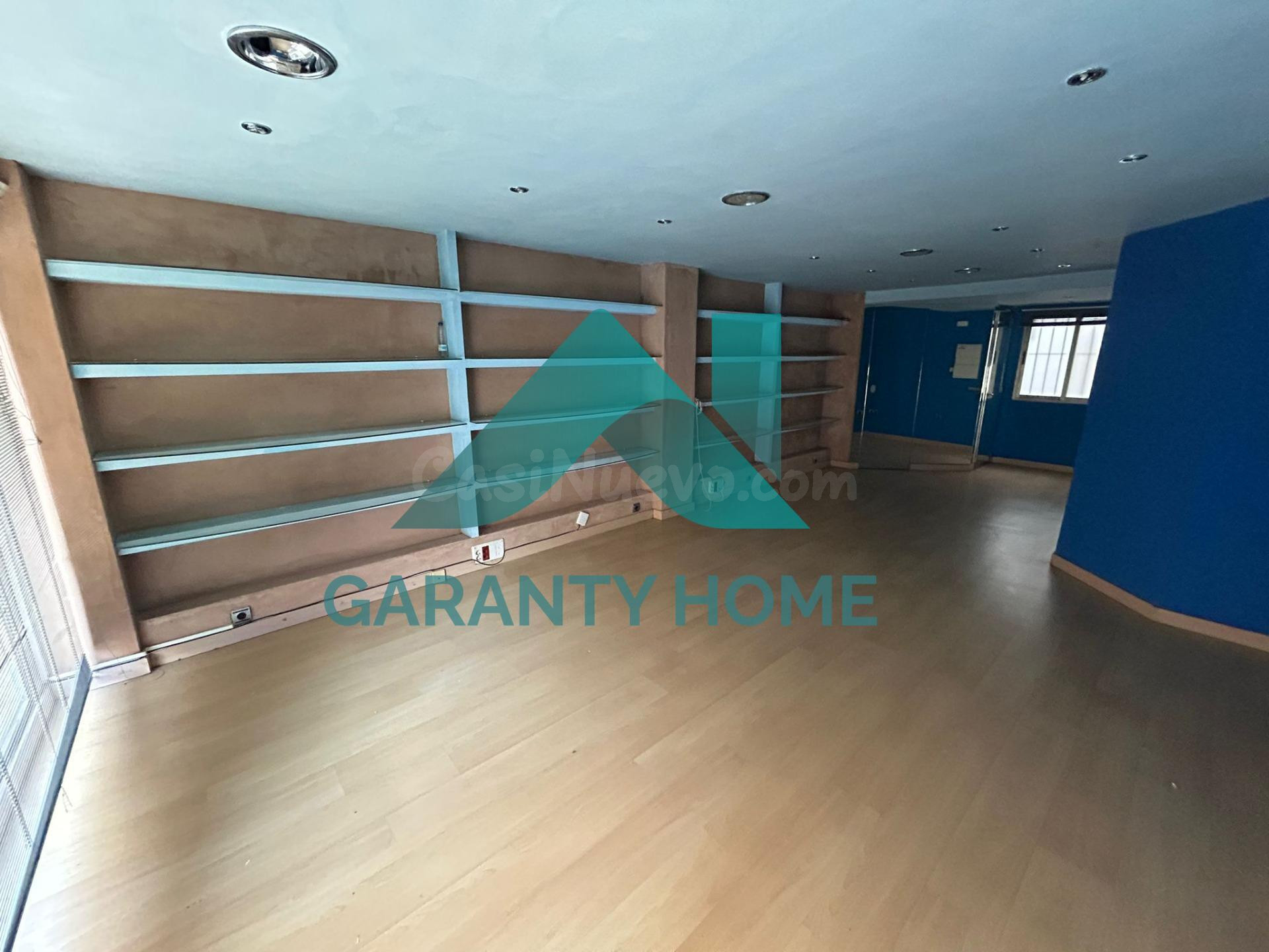 SE VENDE OFICINA EN ZONA COLÓN