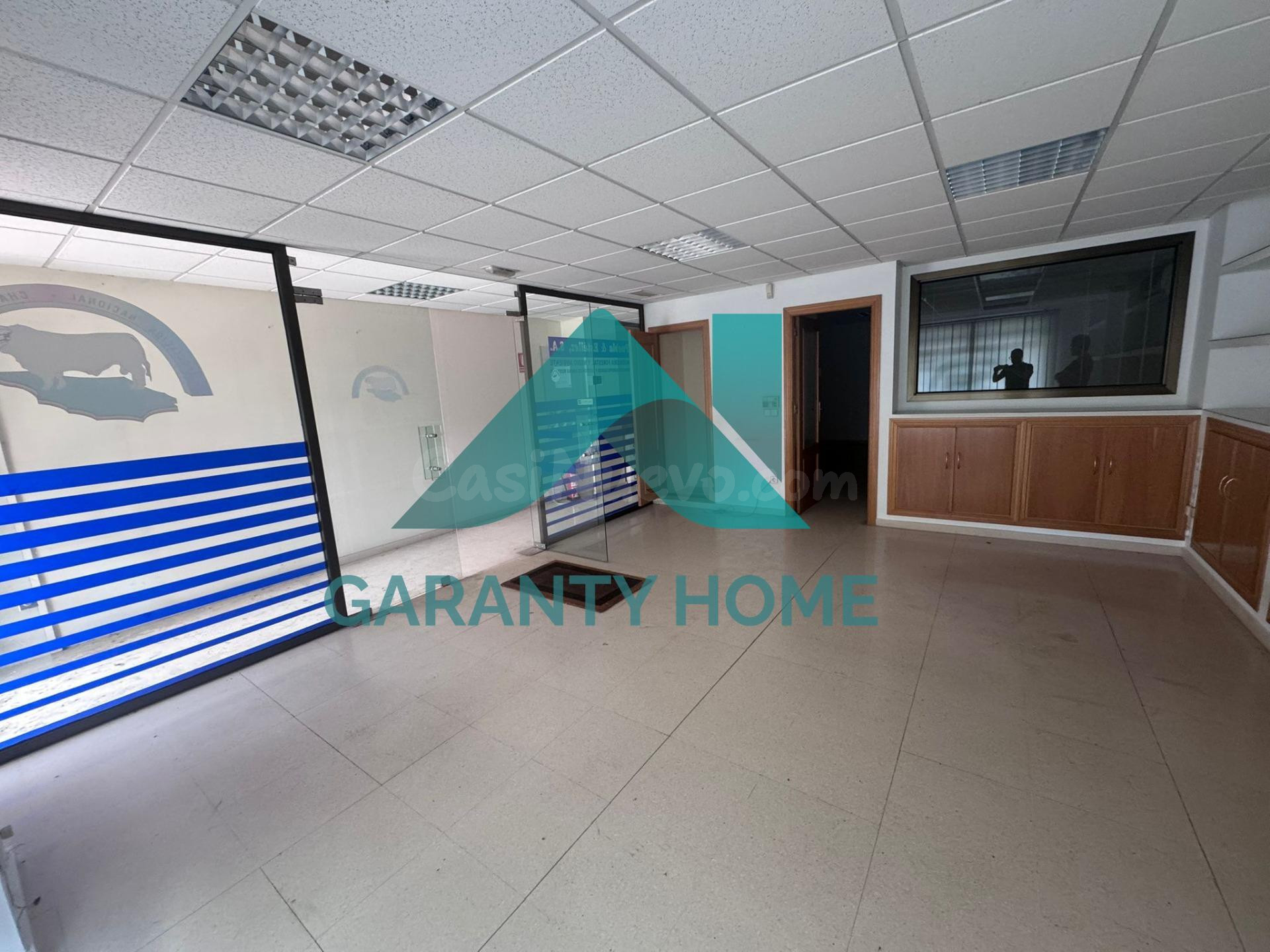 📍 SE ALQUILA DESPACHO CON OFICINAS INDEPENDIENTES EN ZONA VIRGEN DE GUADALUPE 🏢